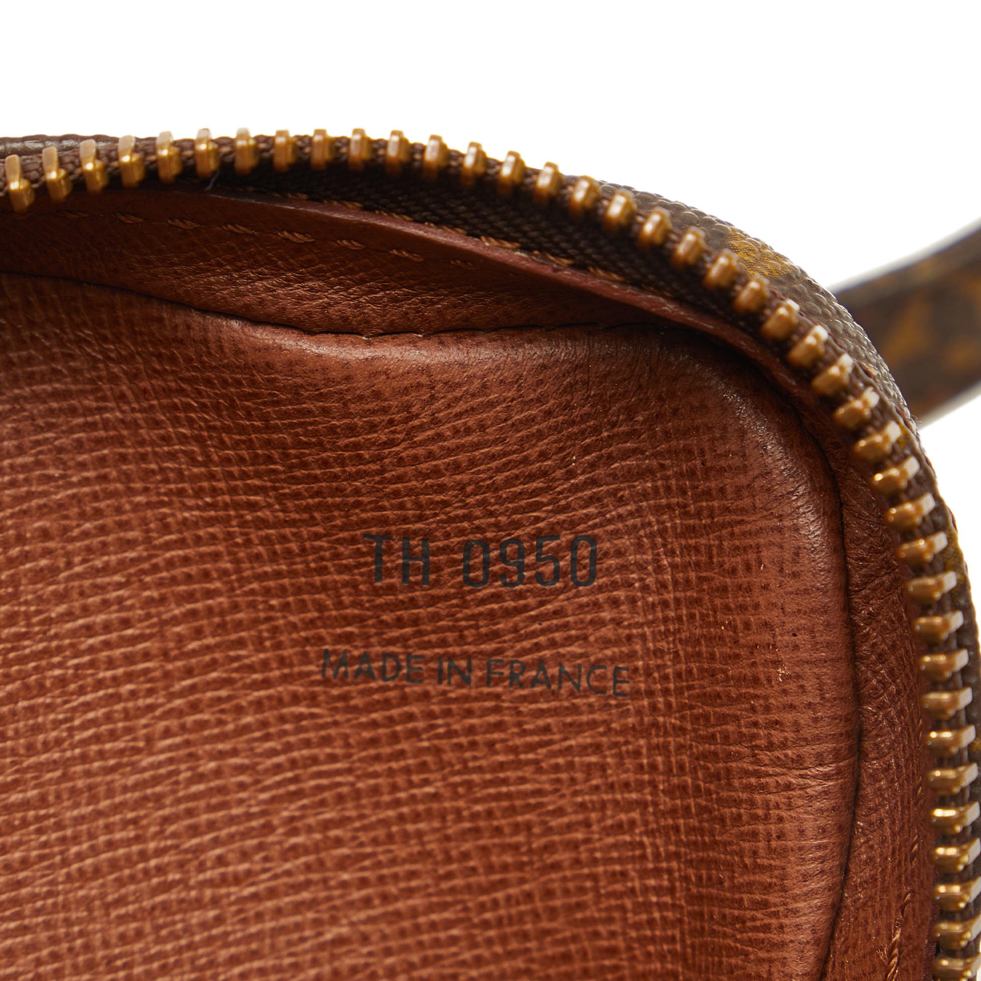 Louis Vuitton Monogram Pochette Marly Bandouliere (SHG-F4V91h)