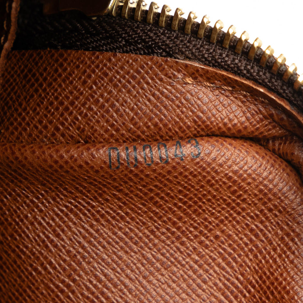 Louis Vuitton Monogram Pochette Marly Bandouliere (SHG-J0BLHI)