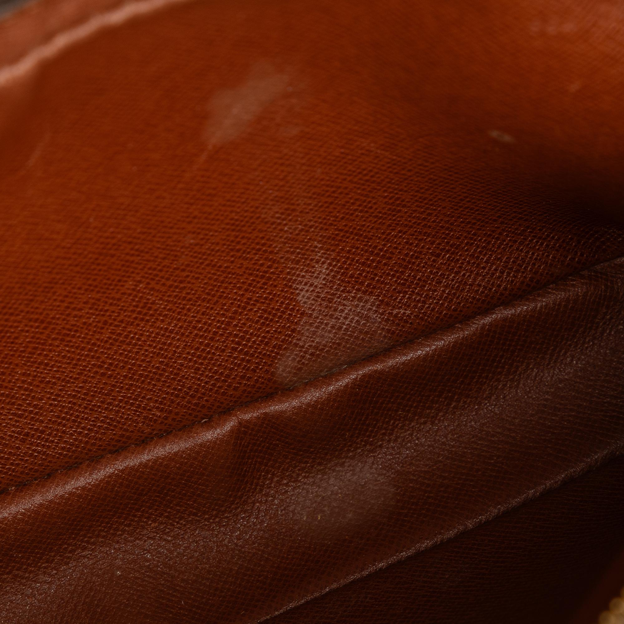 Louis Vuitton Monogram Pochette Marly Bandouliere (SHG-sDnwO5)