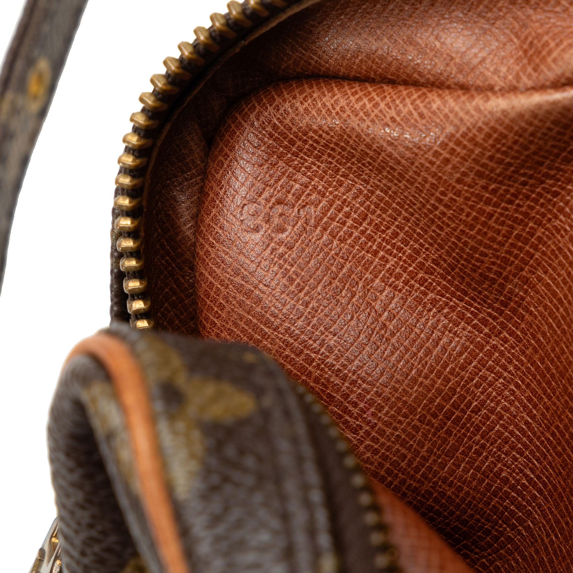 Louis Vuitton Monogram Pochette Marly Bandouliere (SHG-hHS74W)