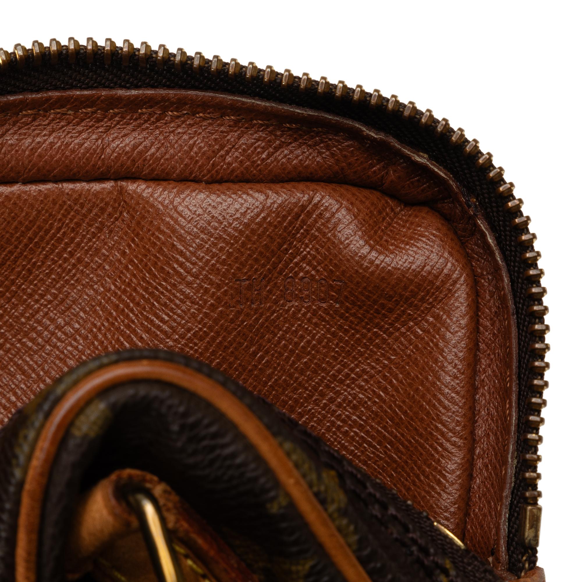Louis Vuitton Monogram Pochette Marly Bandouliere (SHG-0bMCPw)