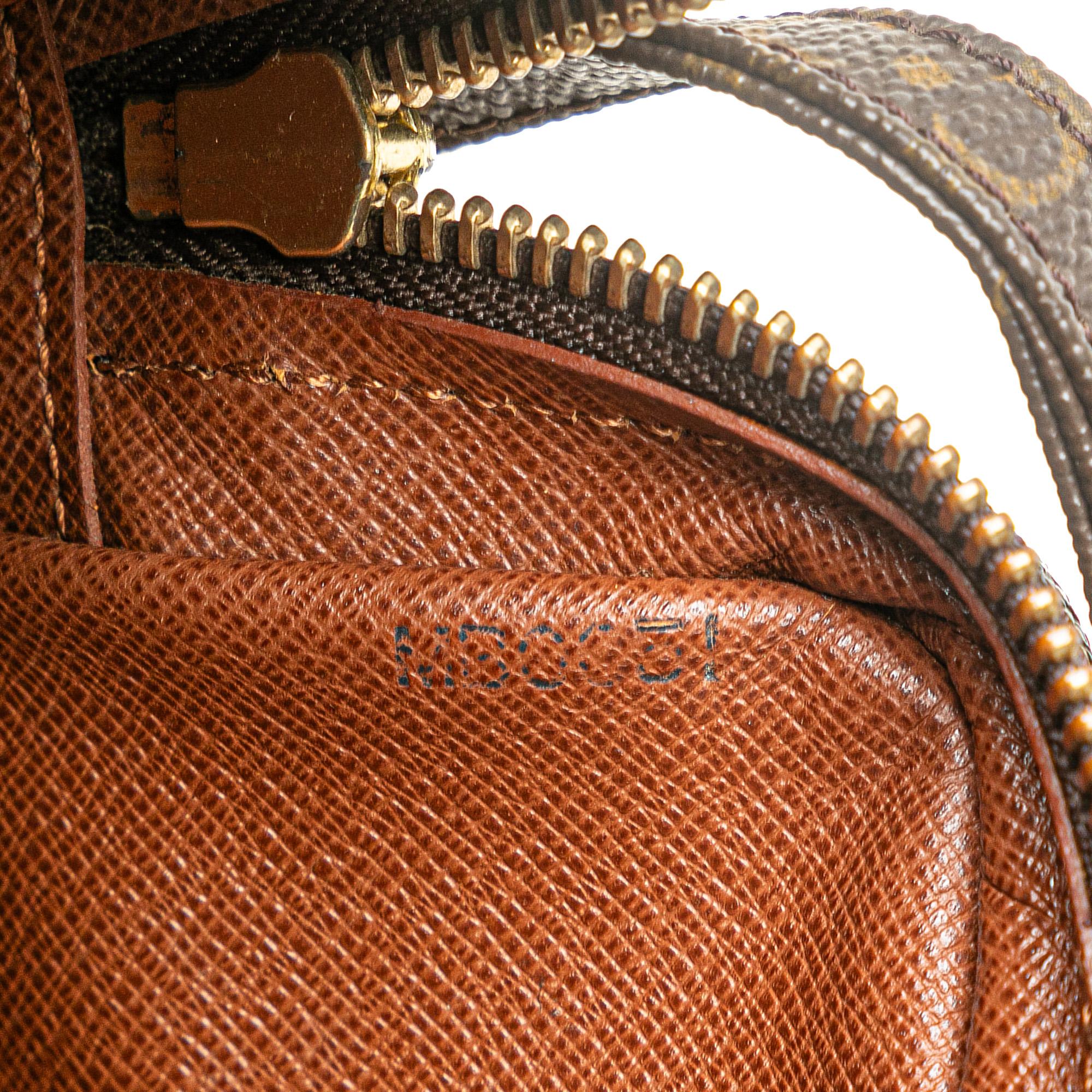 Louis Vuitton Monogram Pochette Marly Bandouliere (SHG-uLBK25)