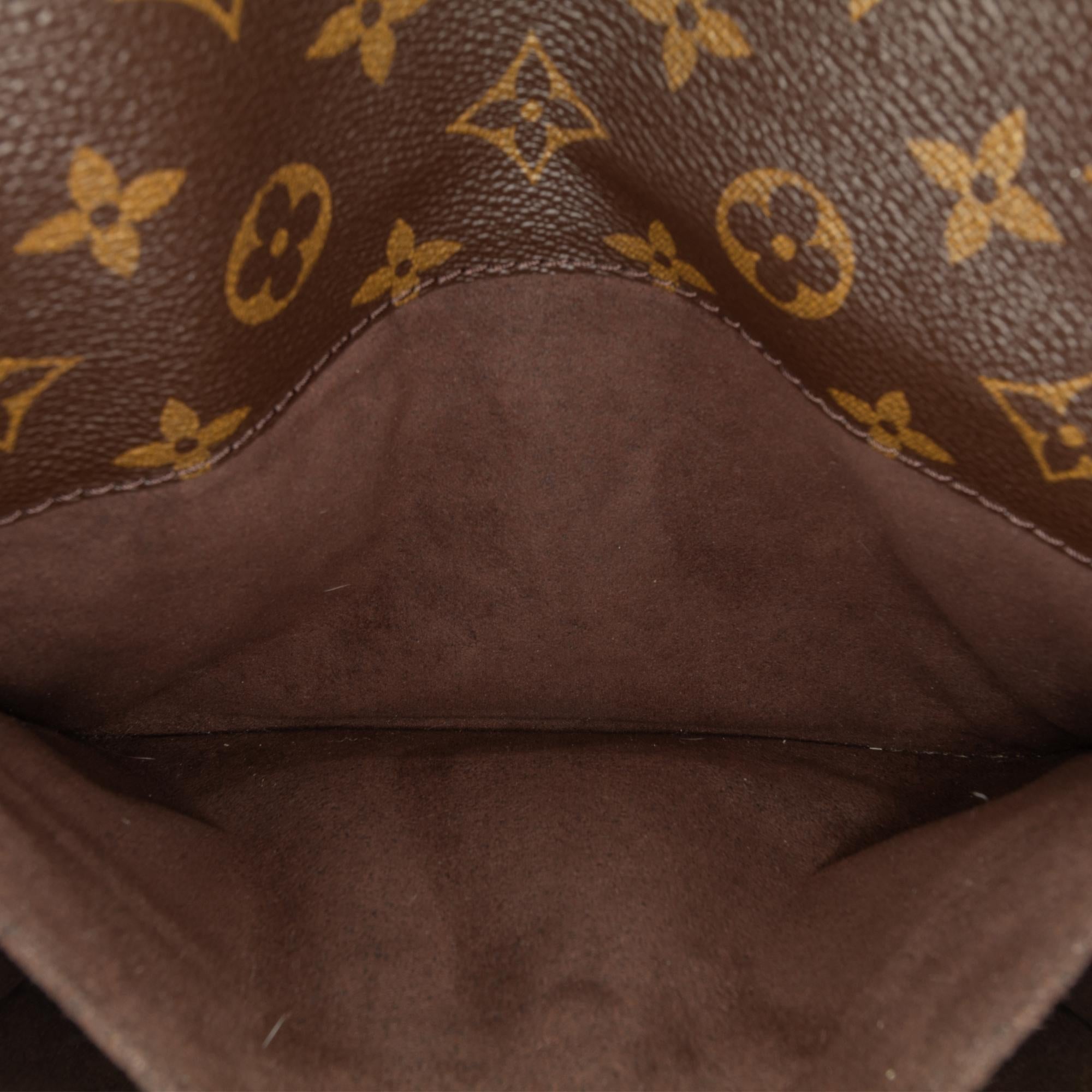 Louis Vuitton Monogram Pochette Metis (SHG-44NW5r)