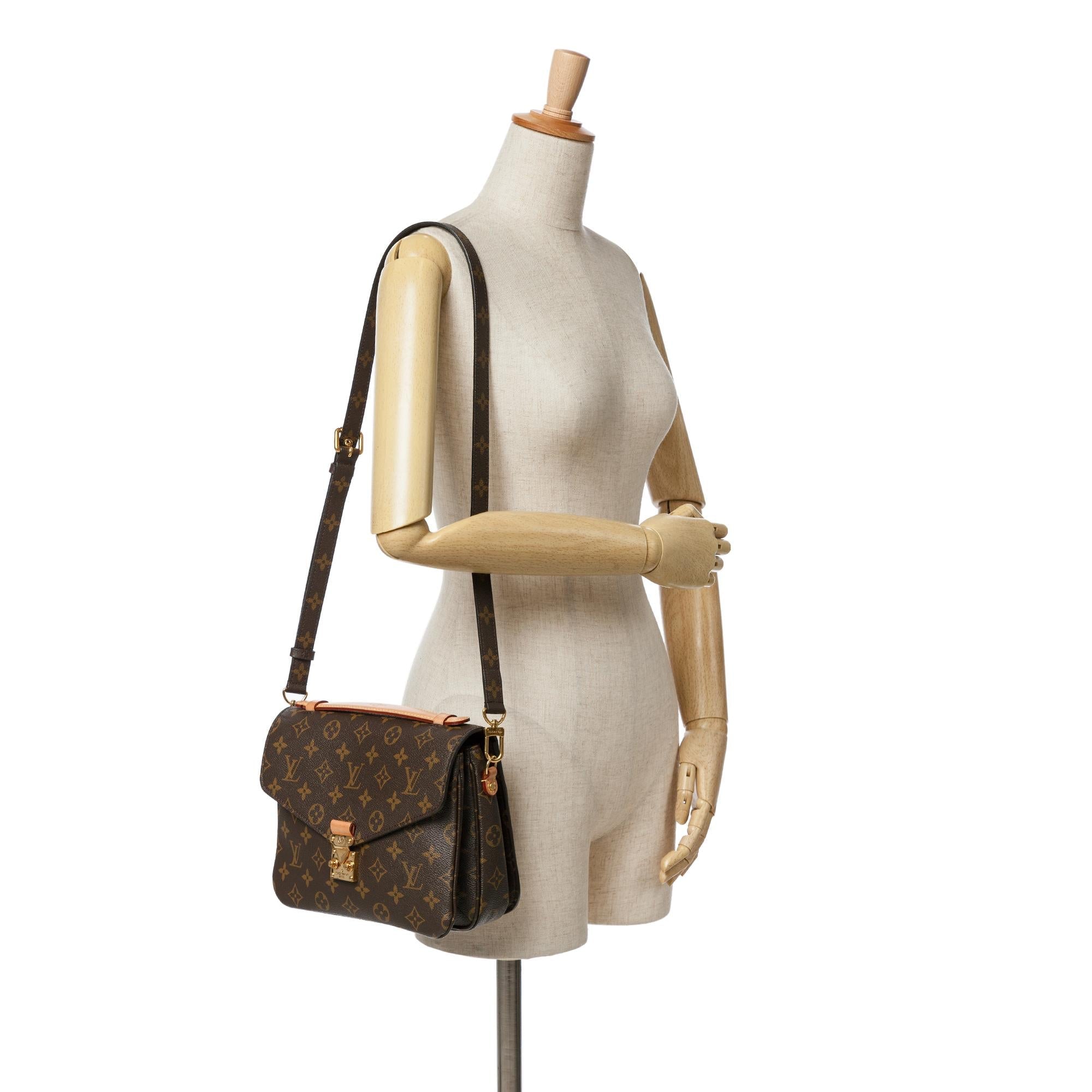 Louis Vuitton Monogram Pochette Metis