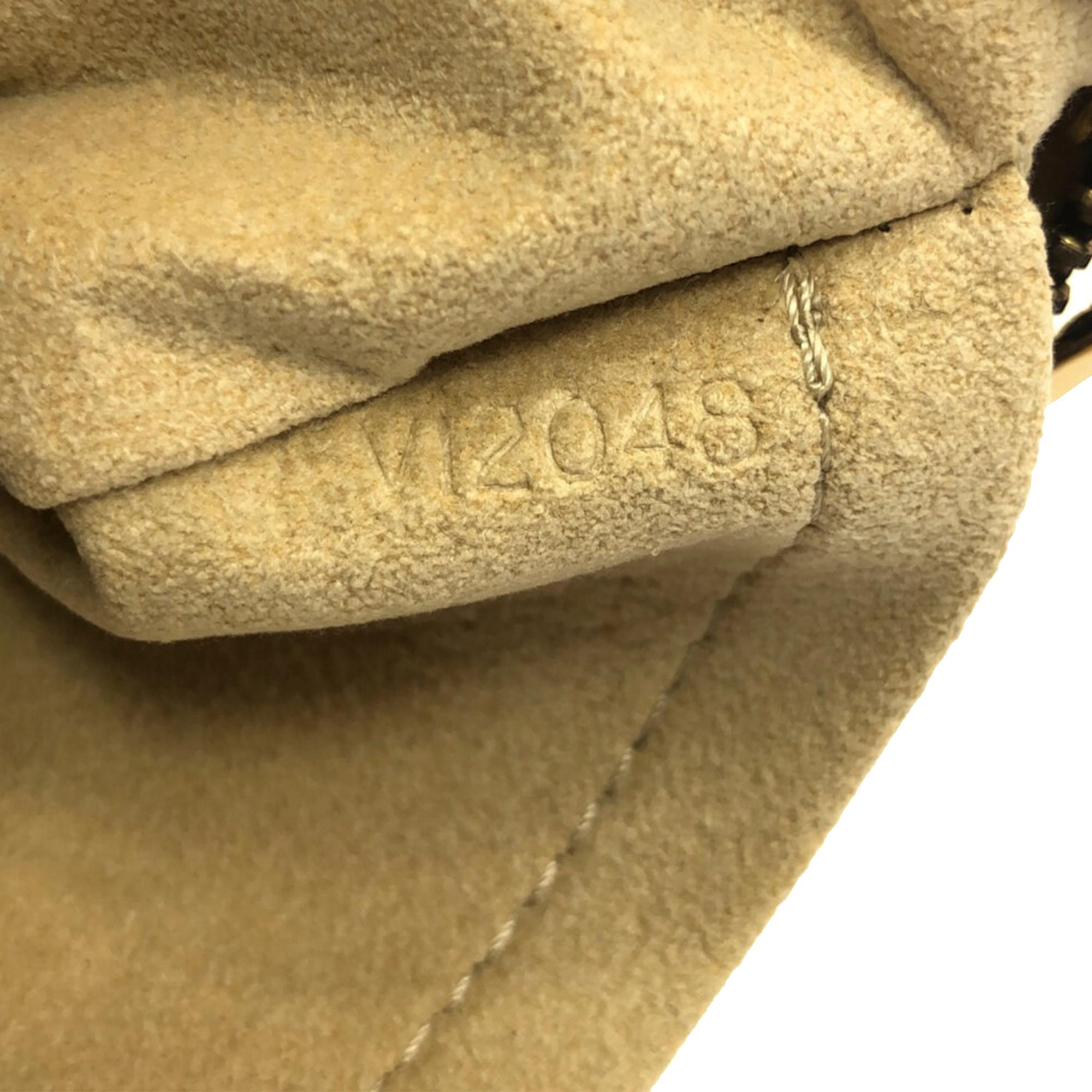Louis Vuitton Monogram Pochette Milla MM (SHG-iBlnj0)