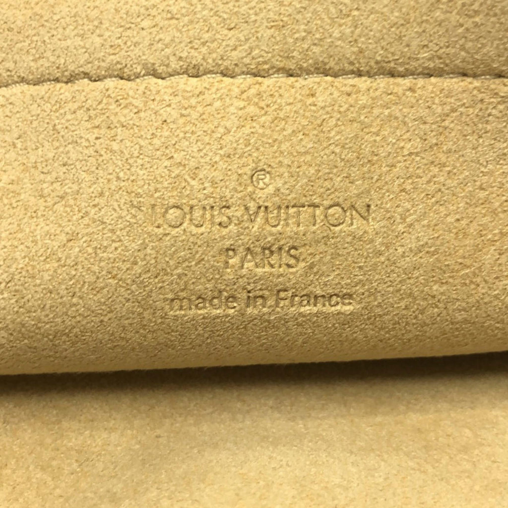 Louis Vuitton Monogram Pochette Milla MM (SHG-iBlnj0)