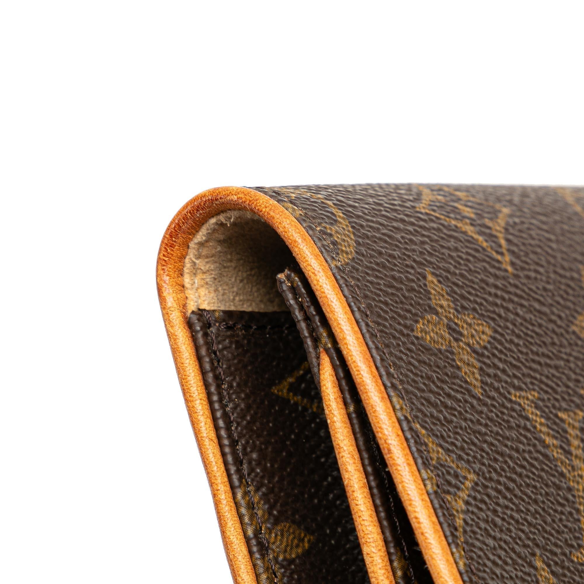 Louis Vuitton Monogram Pochette Twin GM (SHG-RoHwvF)
