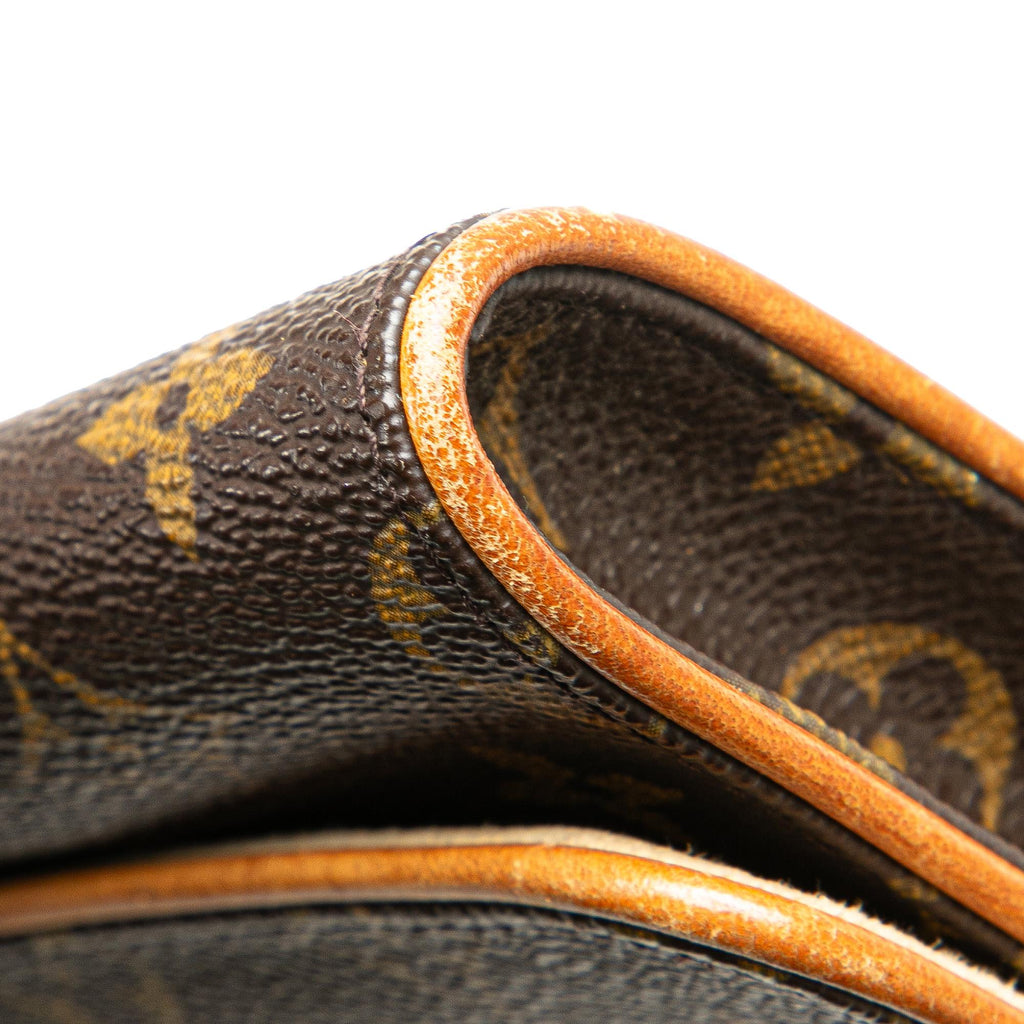 Louis Vuitton Monogram Pochette Twin GM