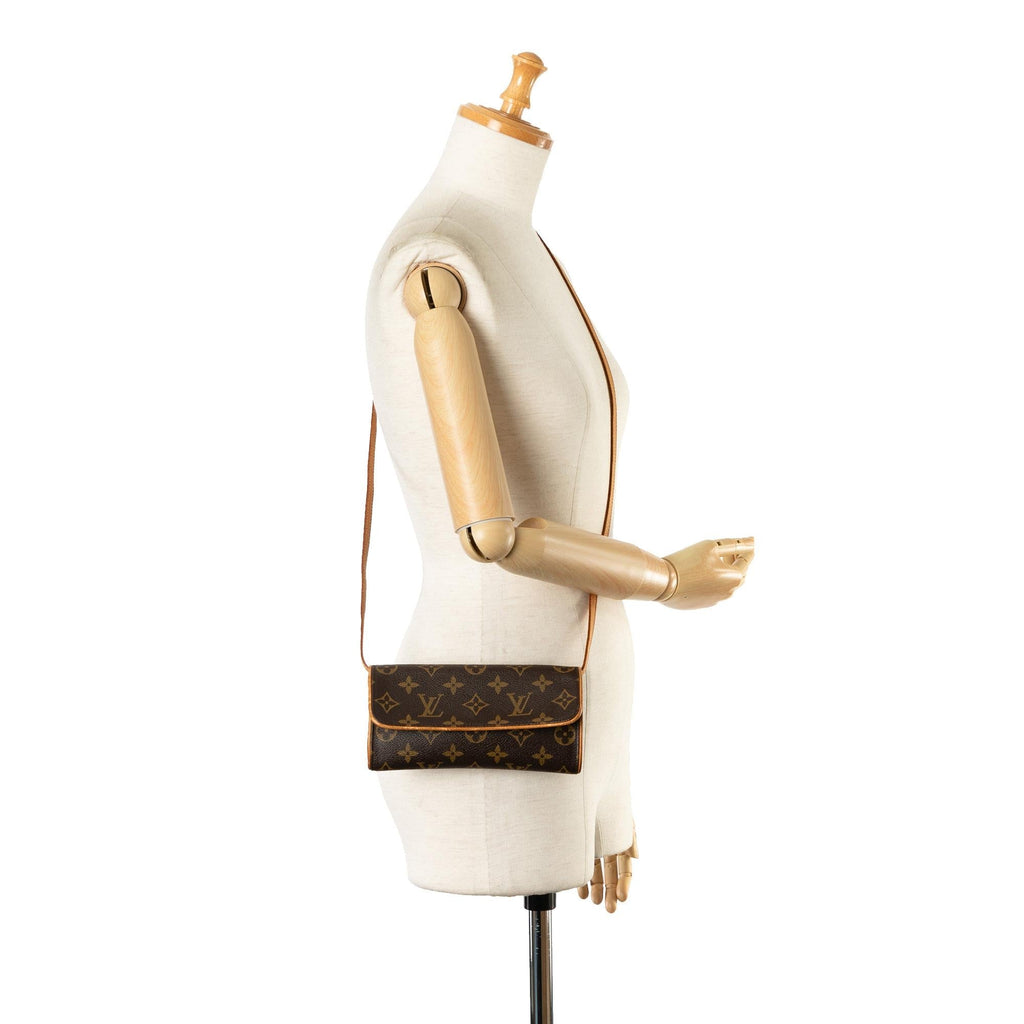 Louis Vuitton Monogram Pochette Twin PM (SHG-oeXt5x)