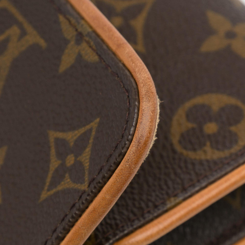 Louis Vuitton Monogram Pochette Twin PM (SHG-YDoyFP)