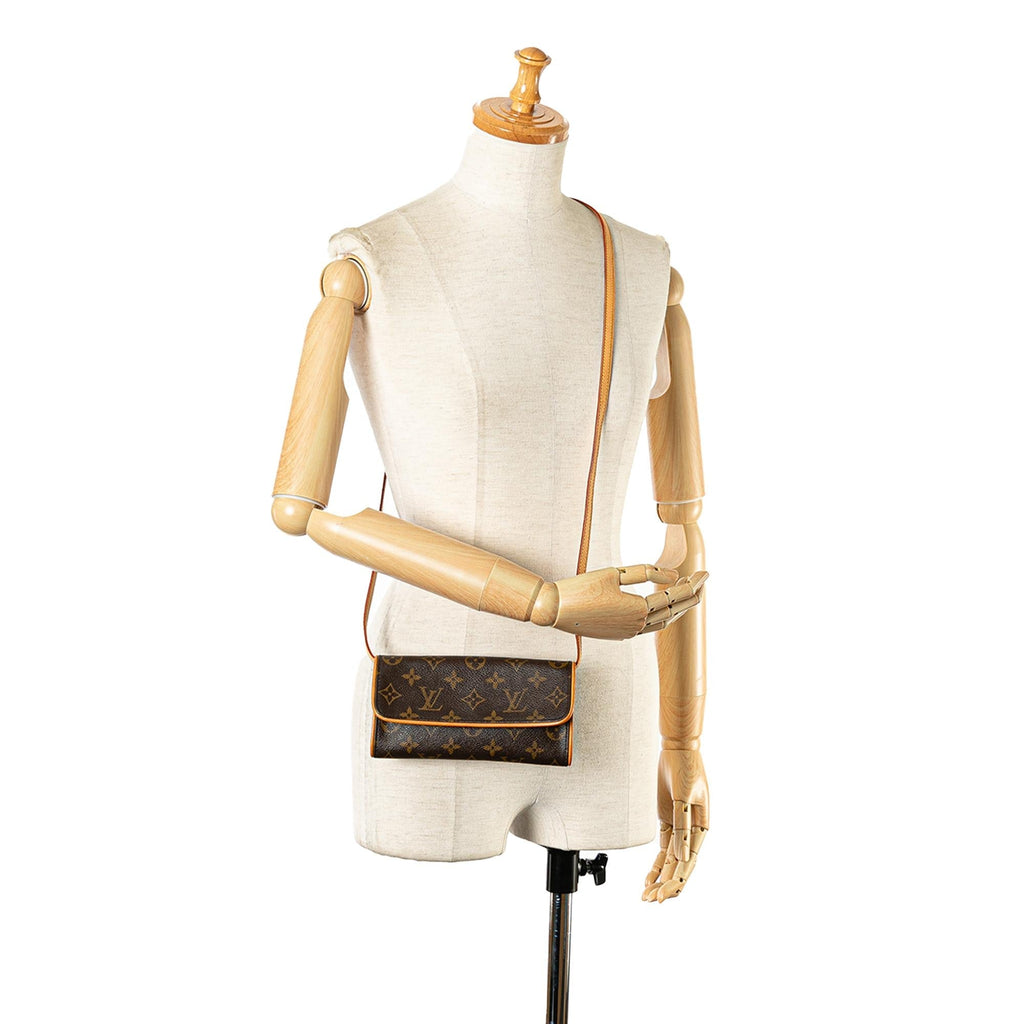 Louis Vuitton Monogram Pochette Twin PM (SHG-wZy8Yt)