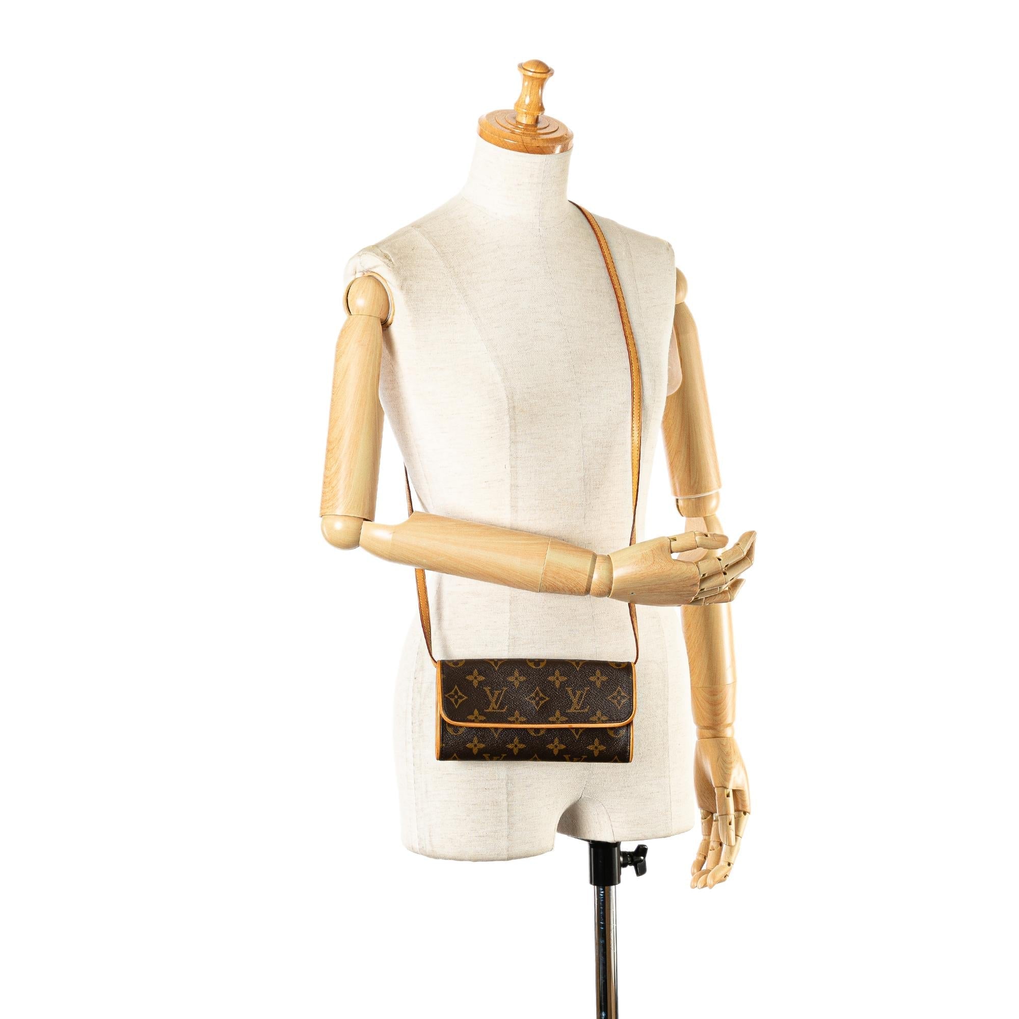 Louis Vuitton Monogram Pochette Twin PM (SHG-FqK7Qd)
