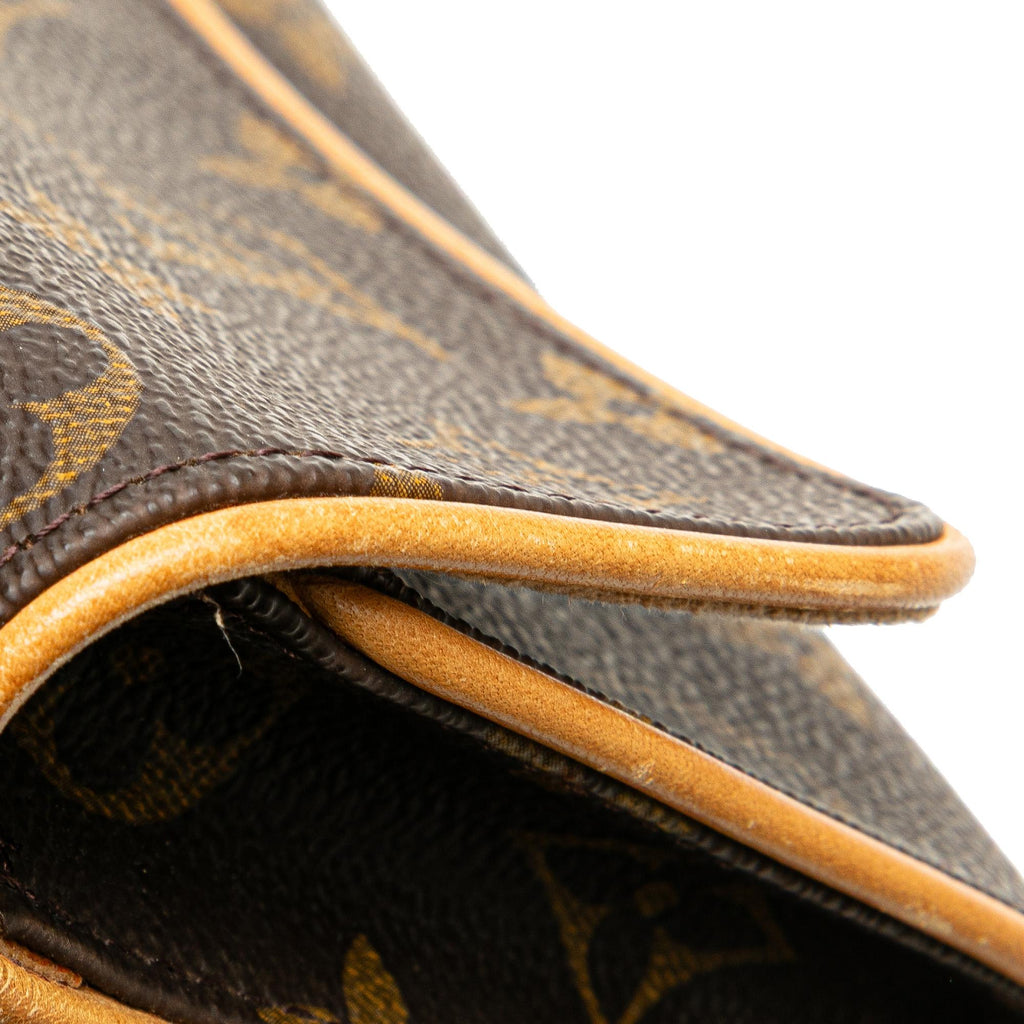 Louis Vuitton Monogram Pochette Twin PM