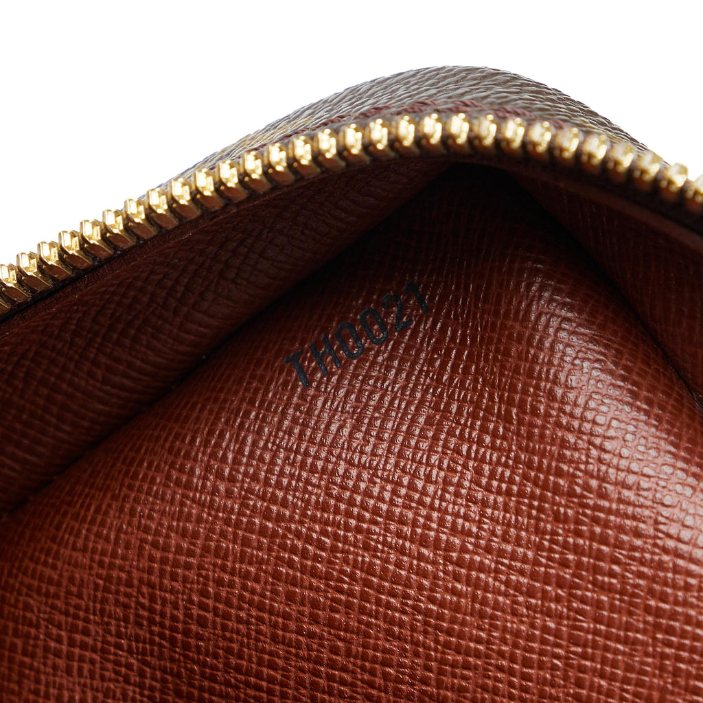 Louis Vuitton Monogram Porte Documents Voyage (SHG-UsspB5)