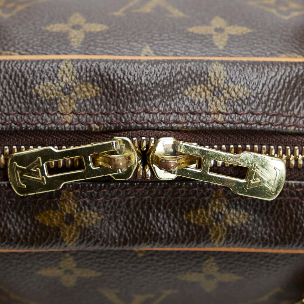 Louis Vuitton Monogram Porte Documents Voyage (SHG-UsspB5)
