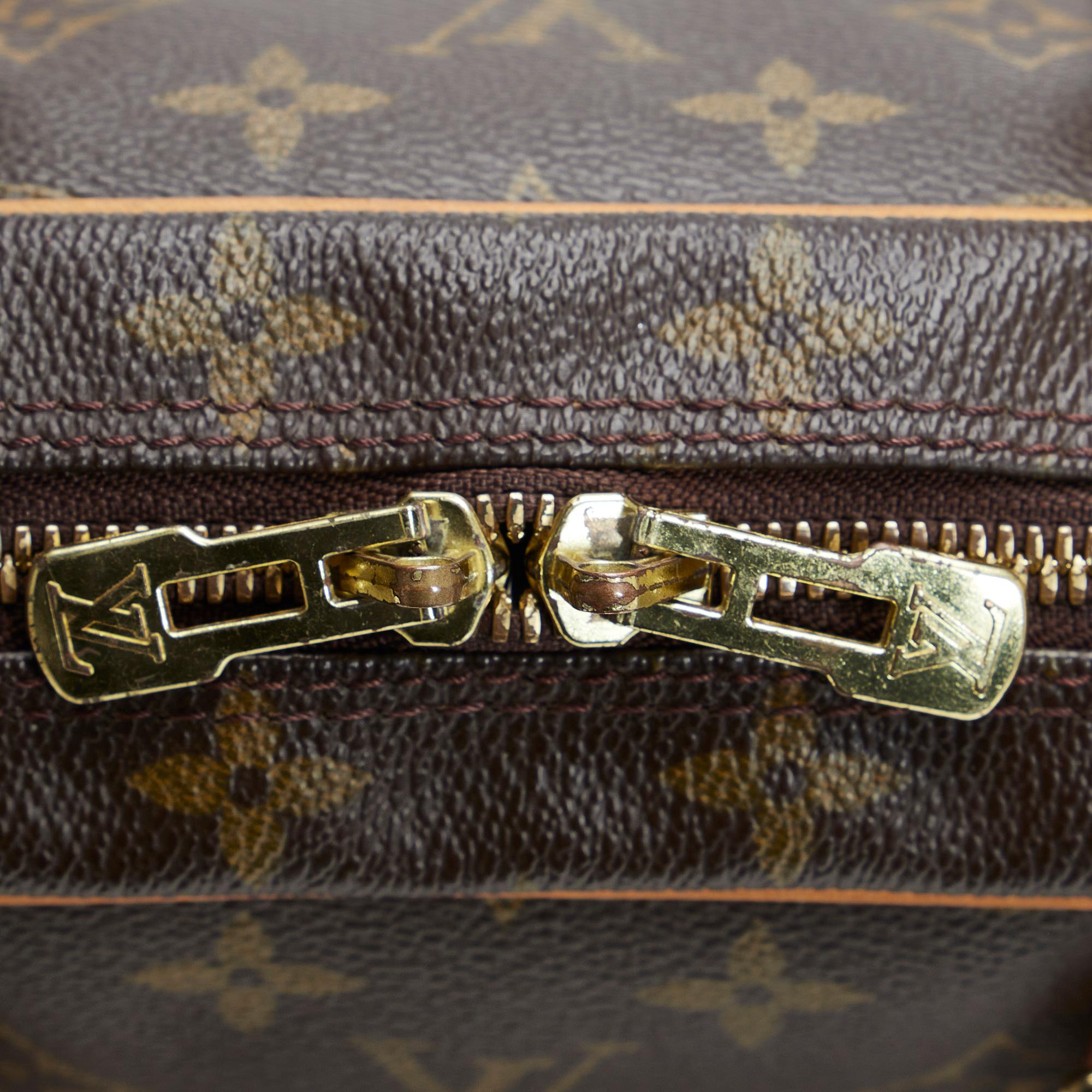 Louis Vuitton Monogram Porte Documents Voyage (SHG-UsspB5)