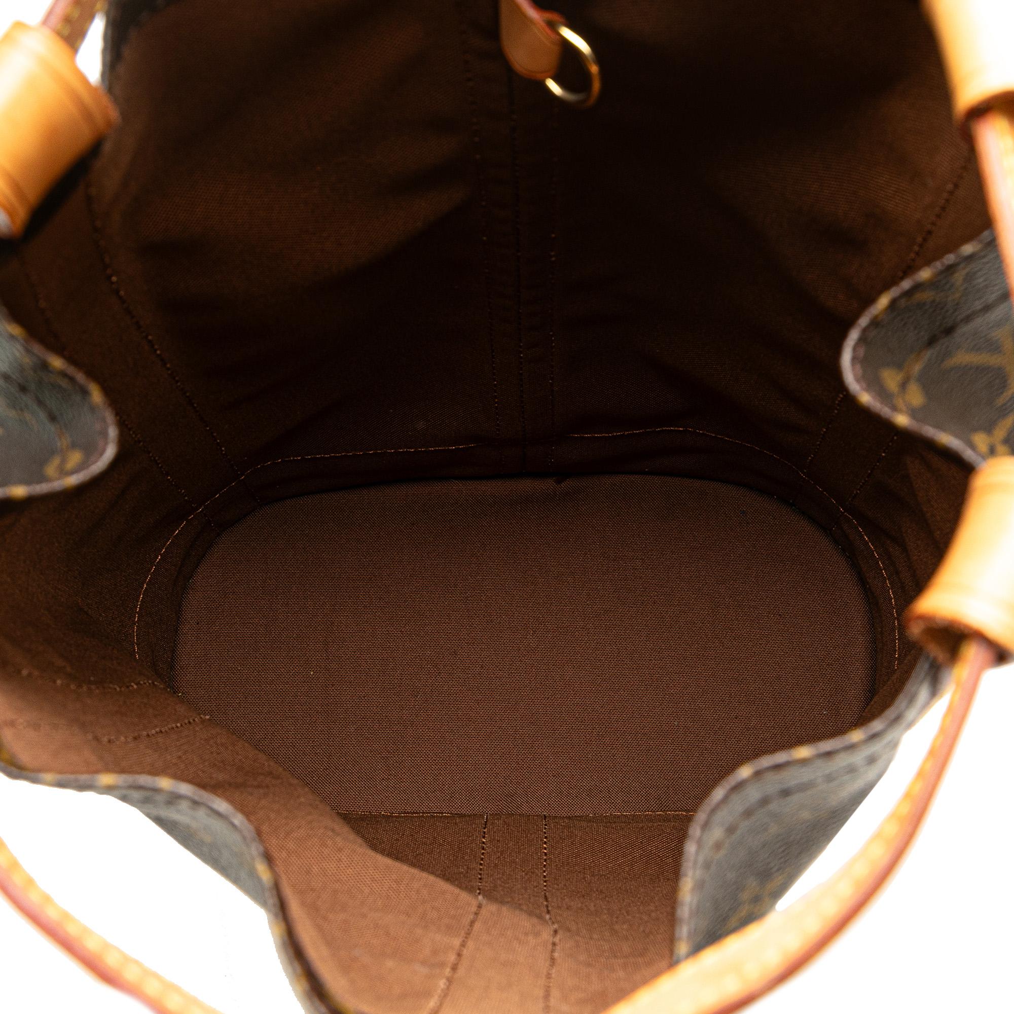 Louis Vuitton Monogram Randonnee PM (SHG-sq2oo7)