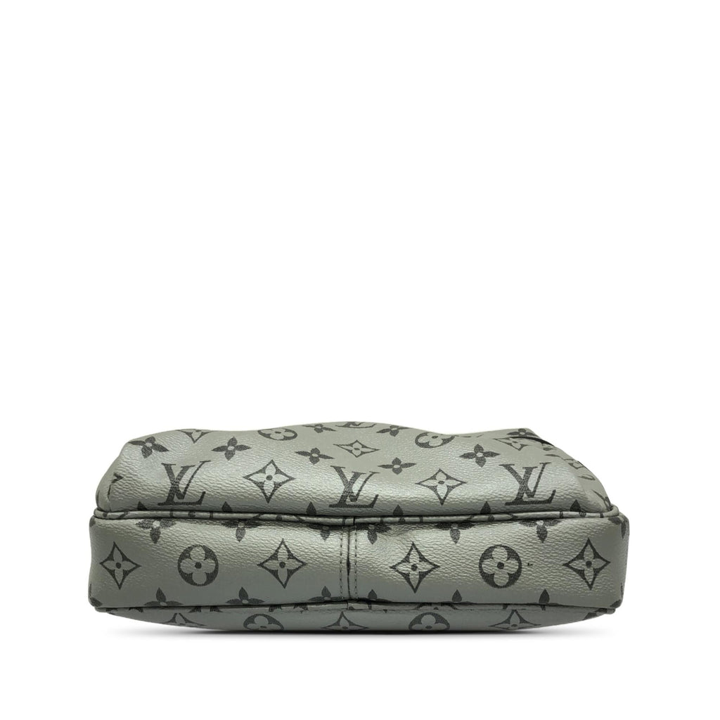 Louis Vuitton Monogram Reflect Outdoor Messenger PM (SHG-QntoSq)
