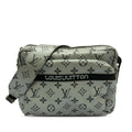 Louis Vuitton Monogram Reflect Outdoor Messenger PM (SHG-QntoSq)