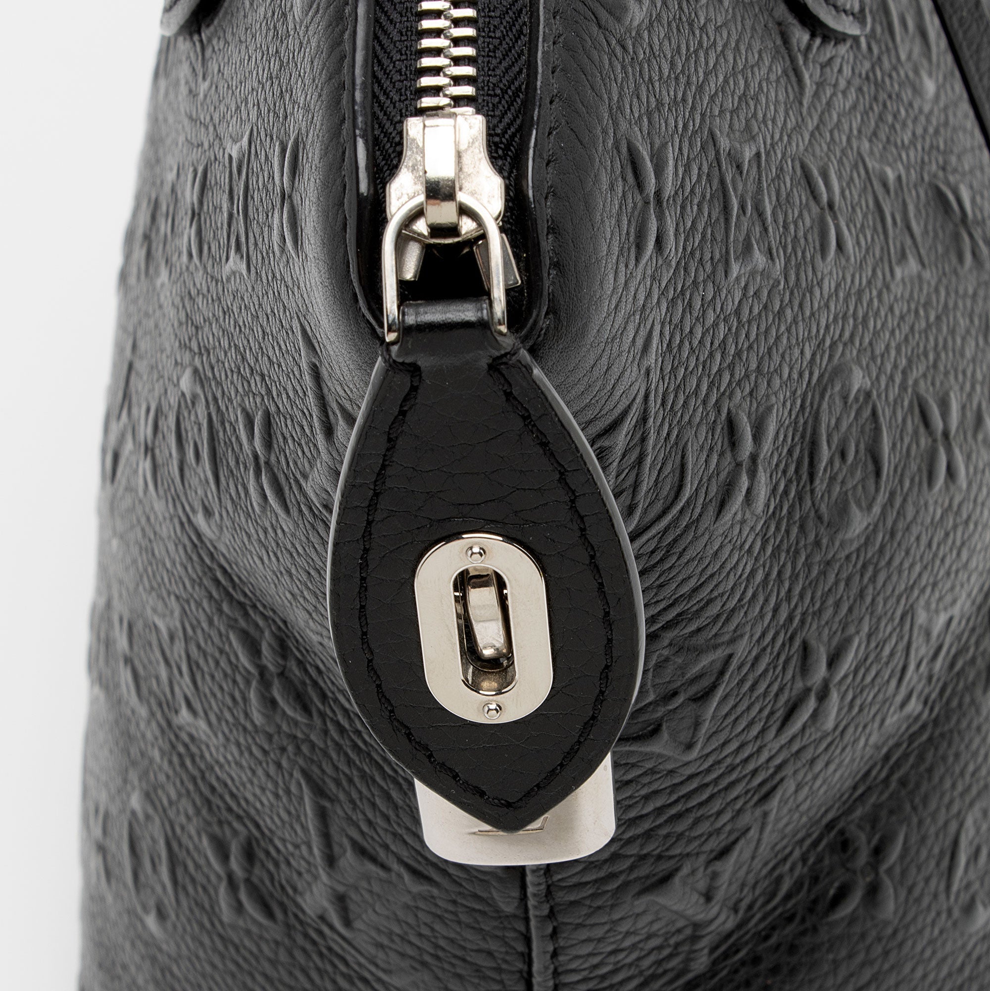 Louis Vuitton Monogram Revelation Lockit PM Satchel (SHF-8Avmp3)