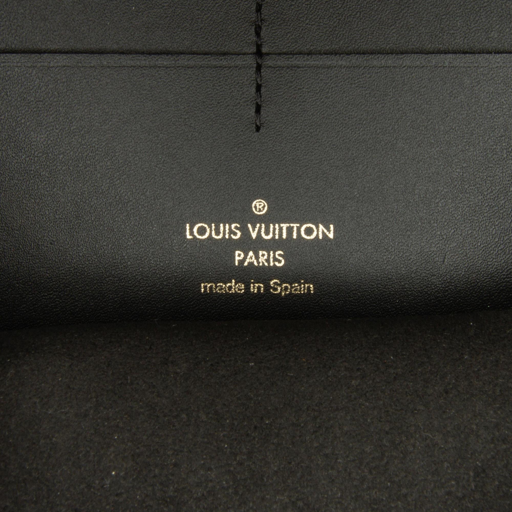 Louis Vuitton Monogram Reverse Dauphine Bumbag (SHG-oHIHG3)