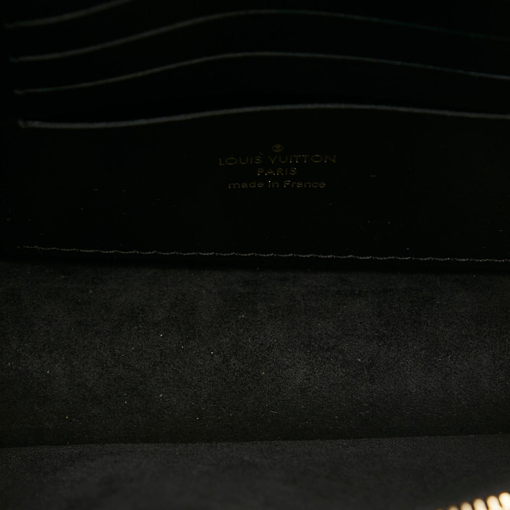Louis Vuitton Monogram Reverse Dauphine (SHG-36689)