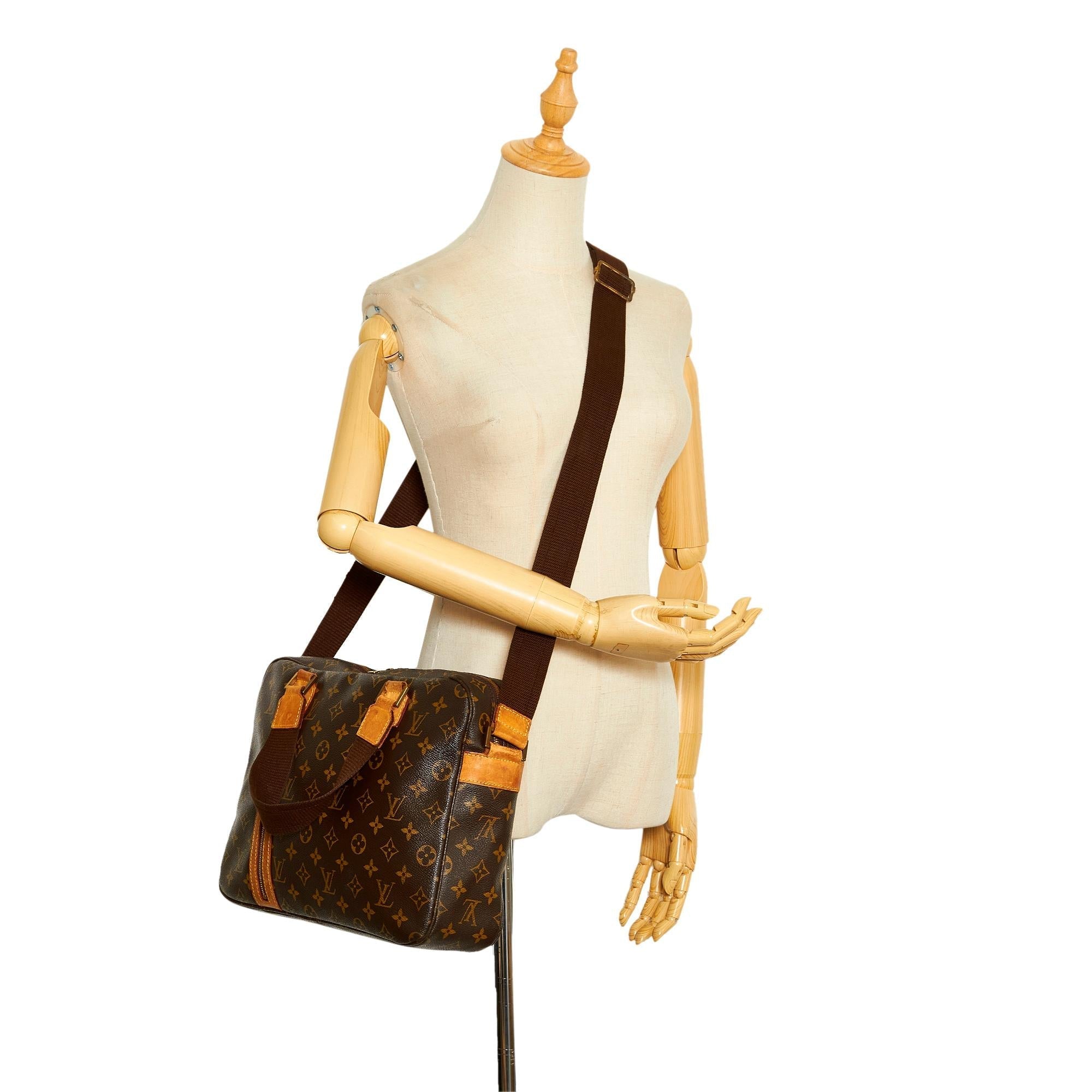 Louis Vuitton Monogram Sac Bosphore (SHG-agZUou)
