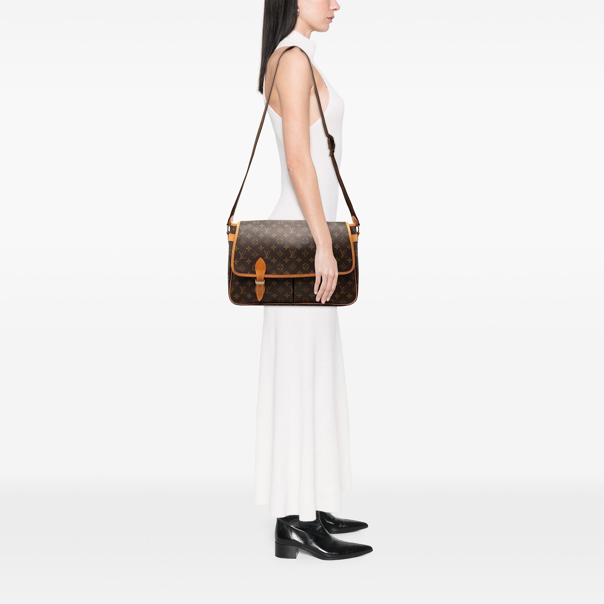 Louis Vuitton Monogram Sac Gibeciere GM