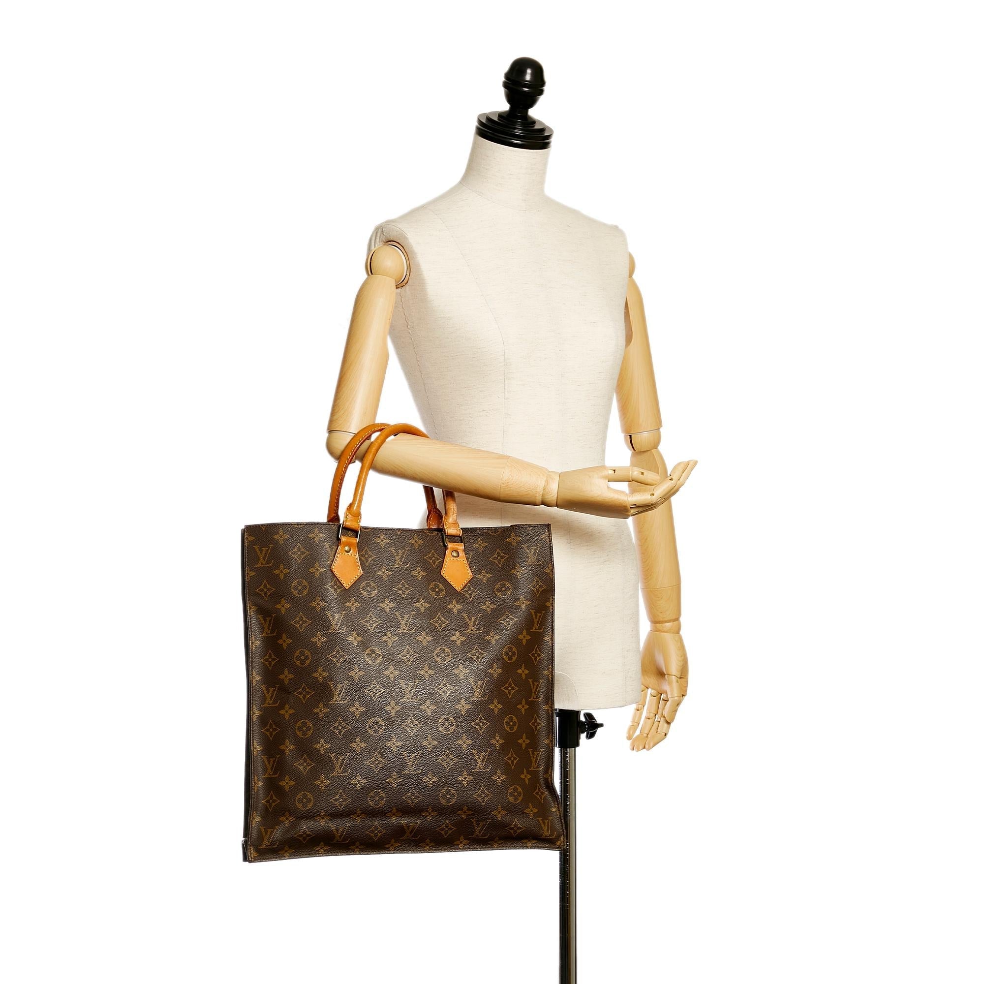 Louis Vuitton Monogram Sac Plat (SHG-28300)