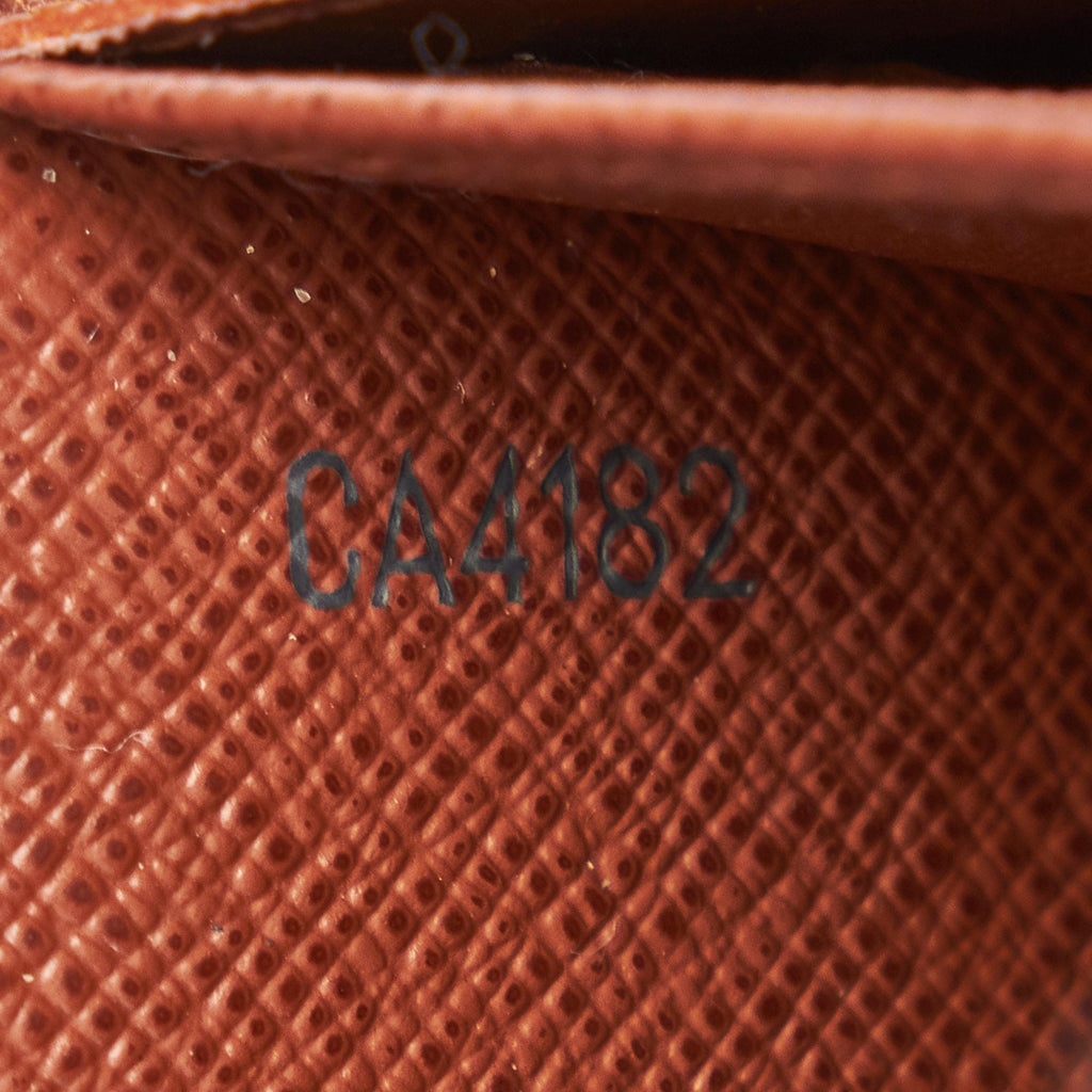 Louis Vuitton Monogram Sarah Long Wallet (SHG-4xMH6N)