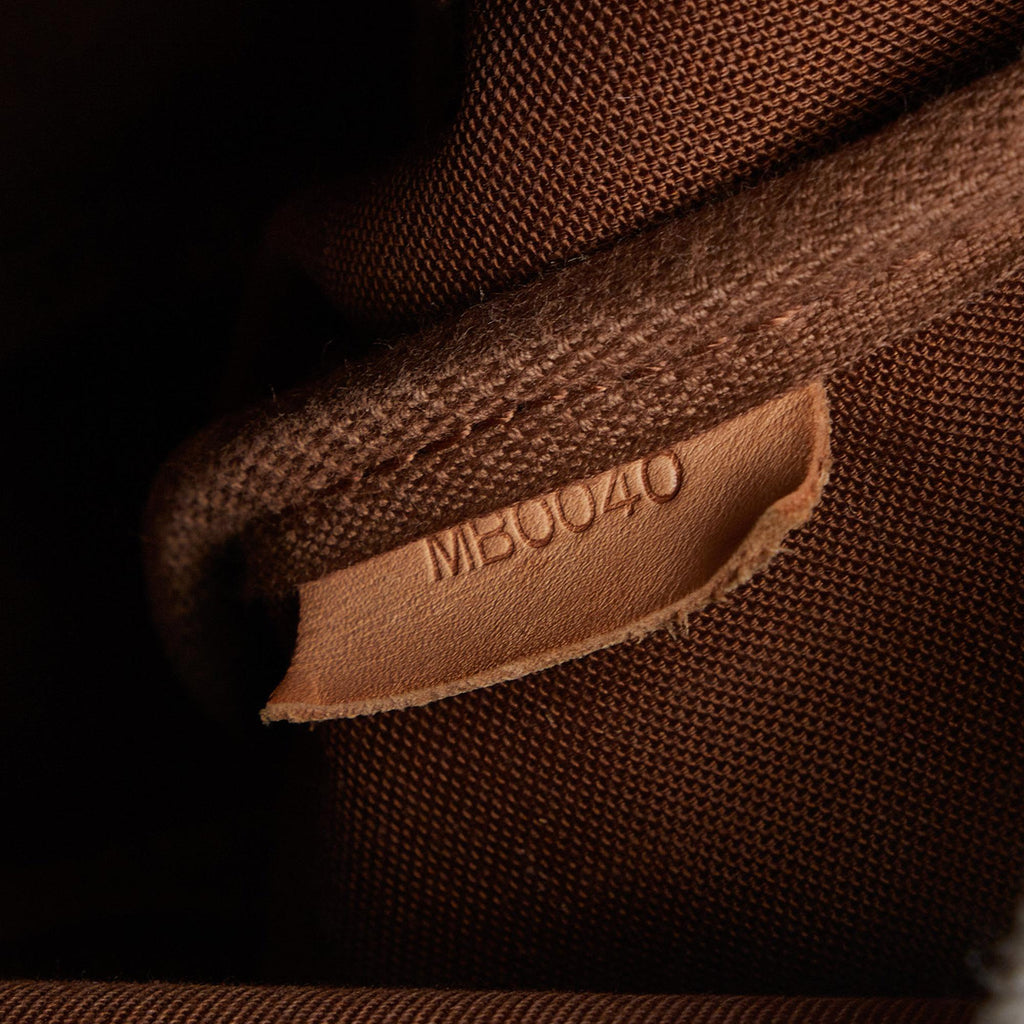 Louis Vuitton Monogram Saumur 25 (SHG-hLwjCx)