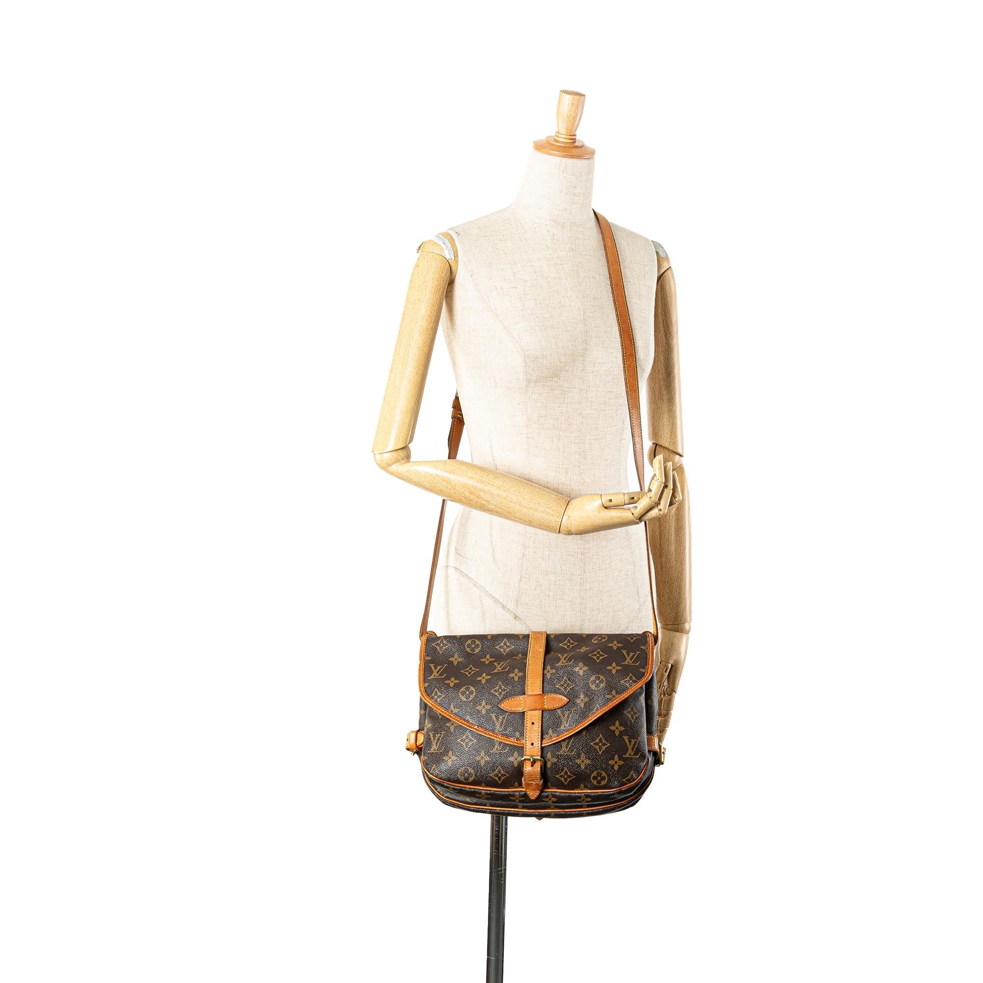 Louis Vuitton Monogram Saumur 25