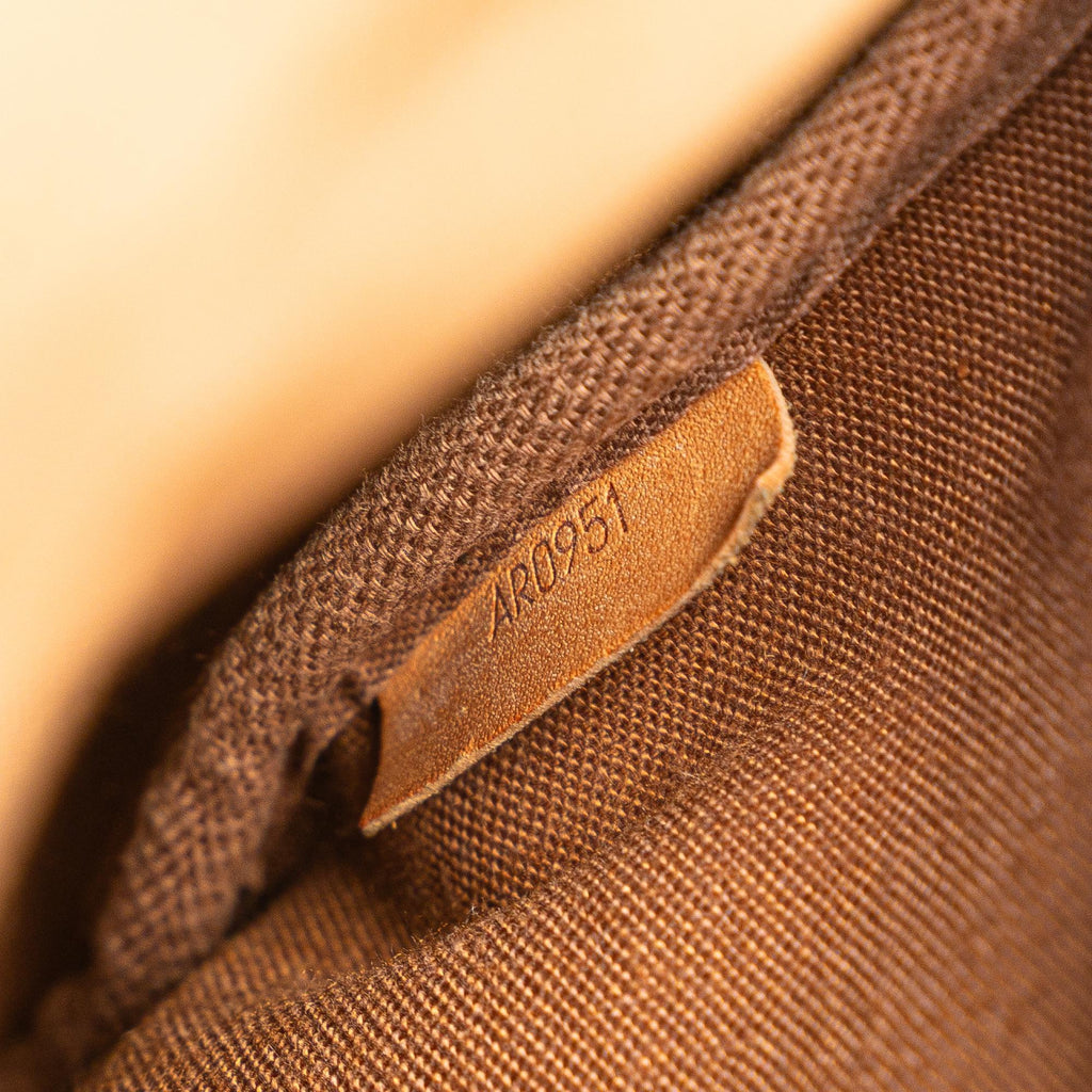 Louis Vuitton Monogram Saumur 25