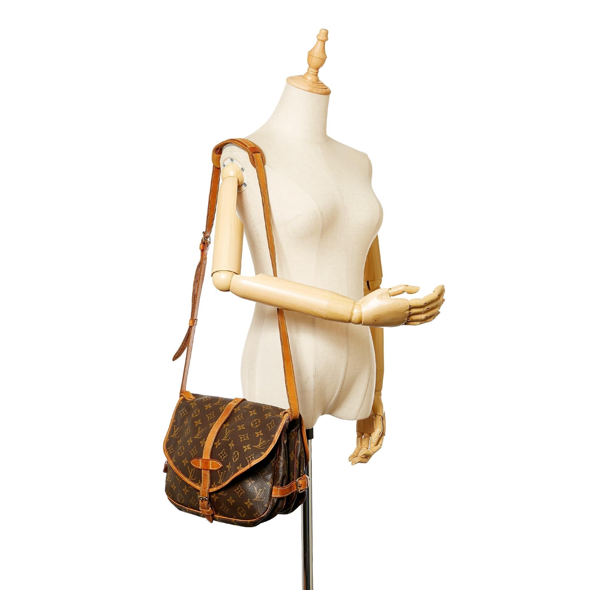 Louis Vuitton Monogram Saumur 30 (SHG-26852)