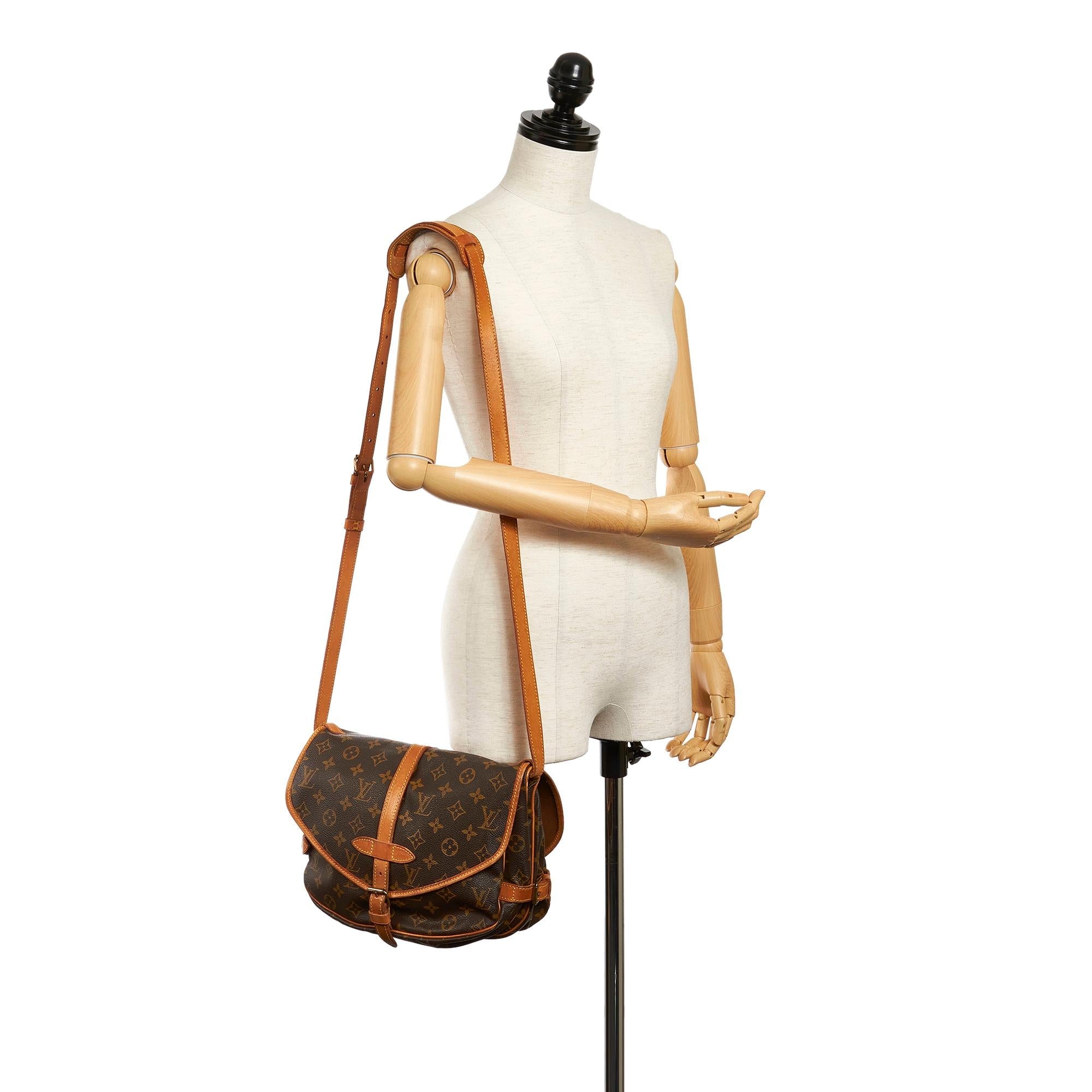 Louis Vuitton Monogram Saumur 30 (SHG-30361)