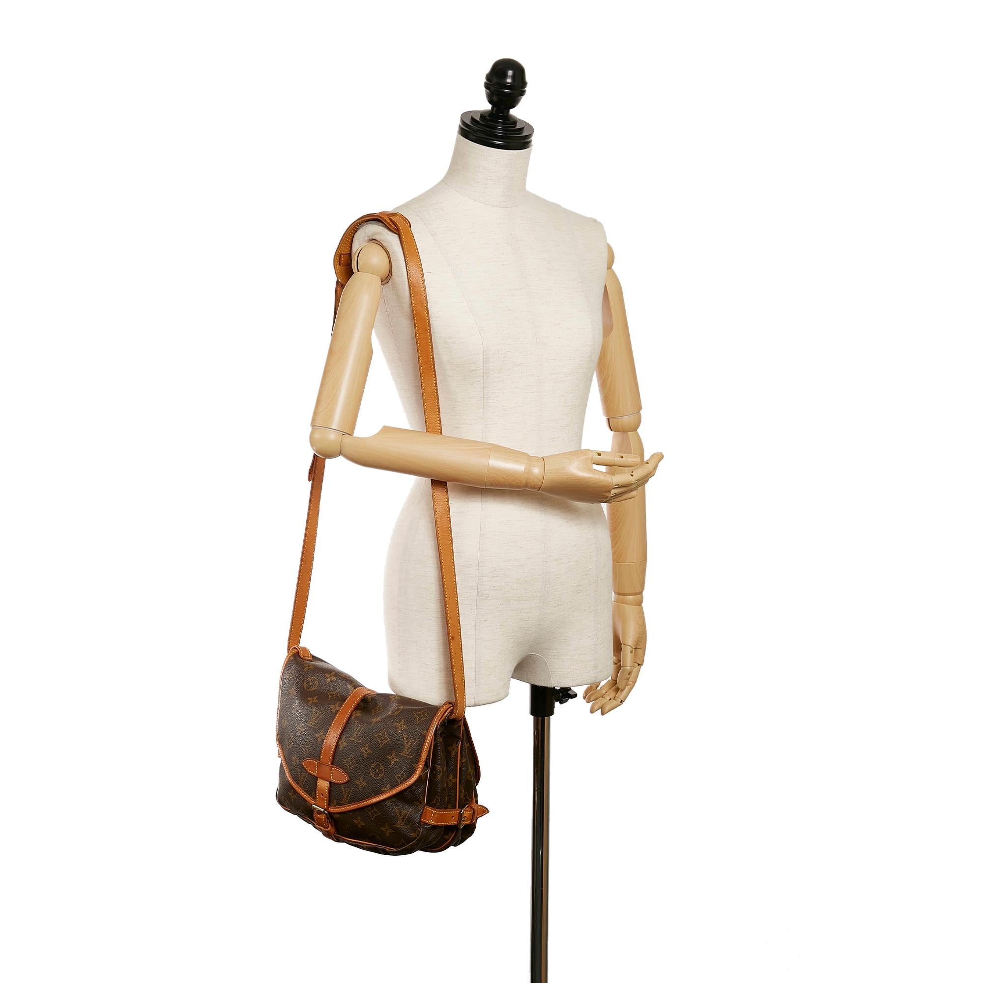 Louis Vuitton Monogram Saumur 30 (SHG-30532)