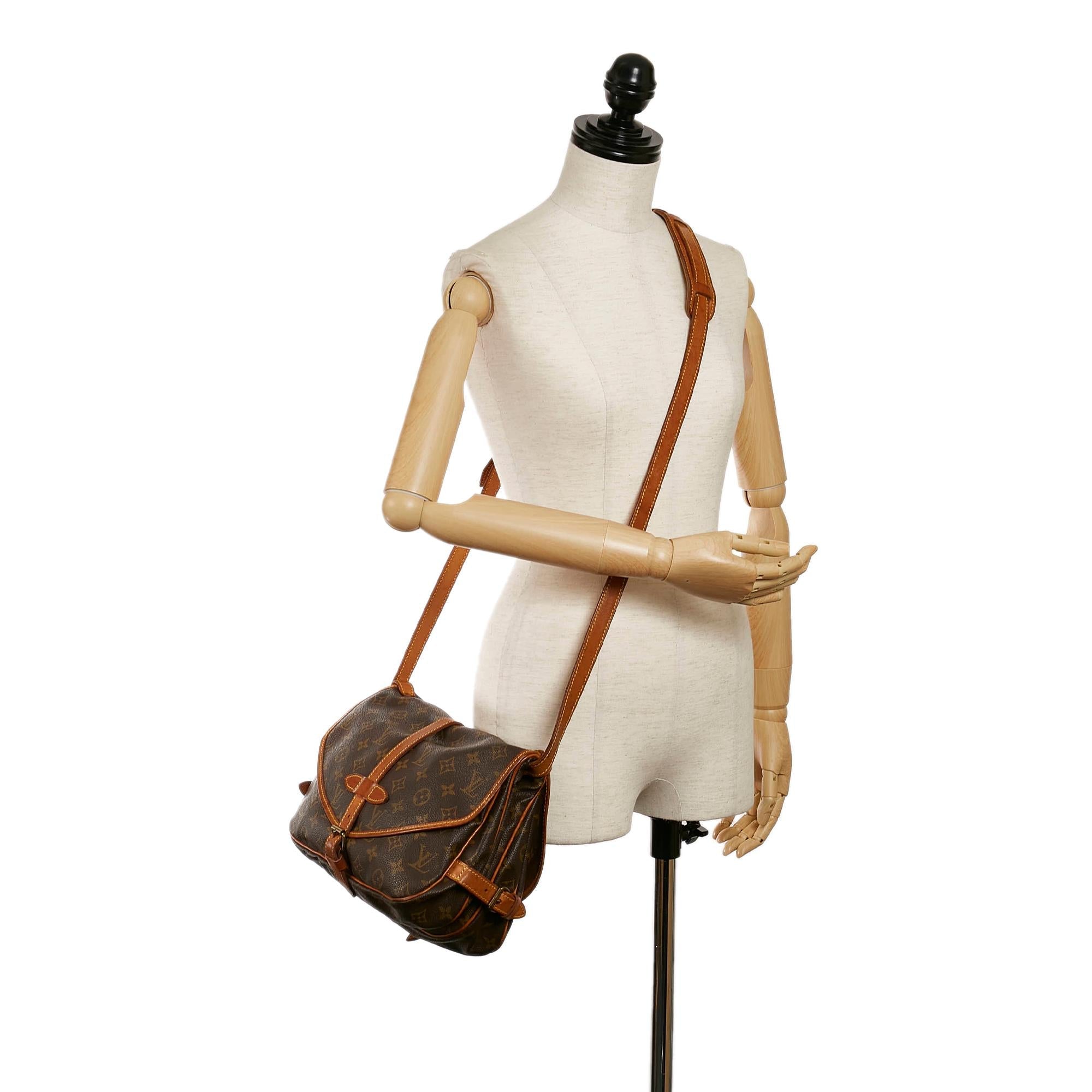 Louis Vuitton Monogram Saumur 30 (SHG-30538)