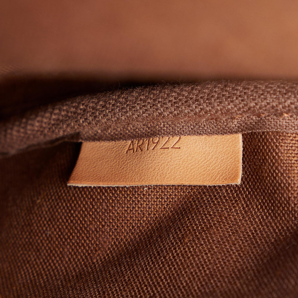 Louis Vuitton Monogram Saumur 30 (SHG-HMudzs)