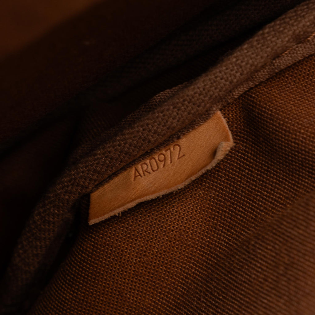 Louis Vuitton Monogram Saumur 30 (SHG-ohzaol)