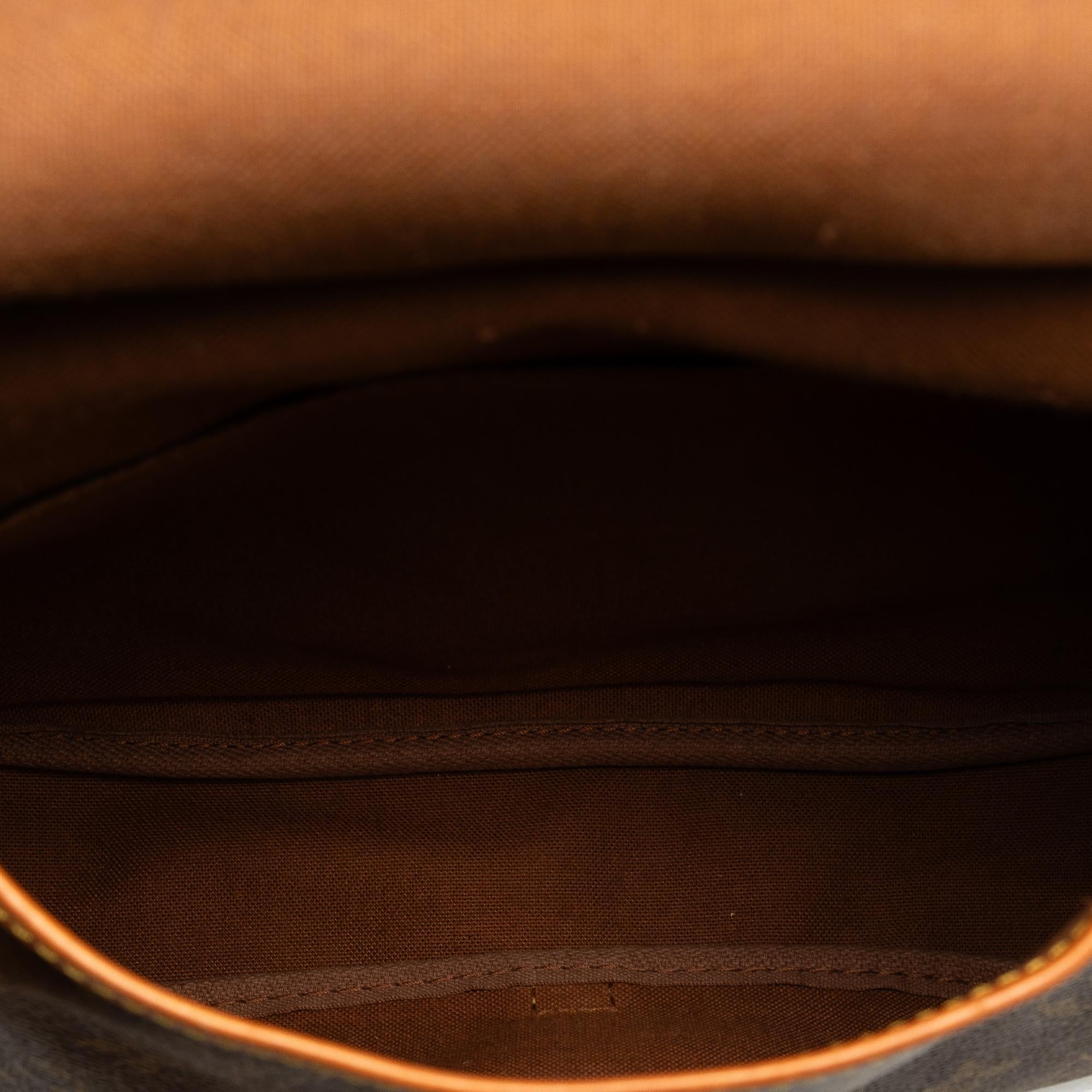 Louis Vuitton Monogram Saumur 30 (SHG-ohzaol)