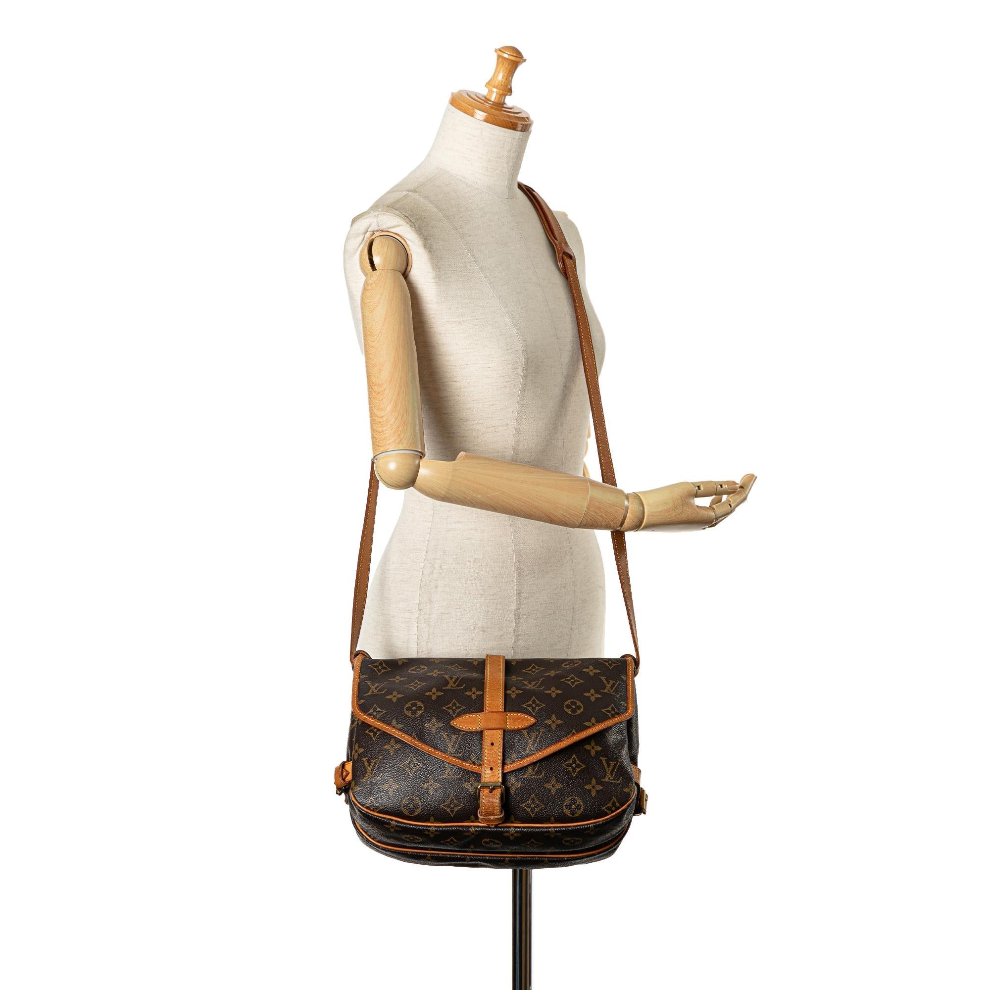 Louis Vuitton Monogram Saumur 30 (SHG-c59mCa)