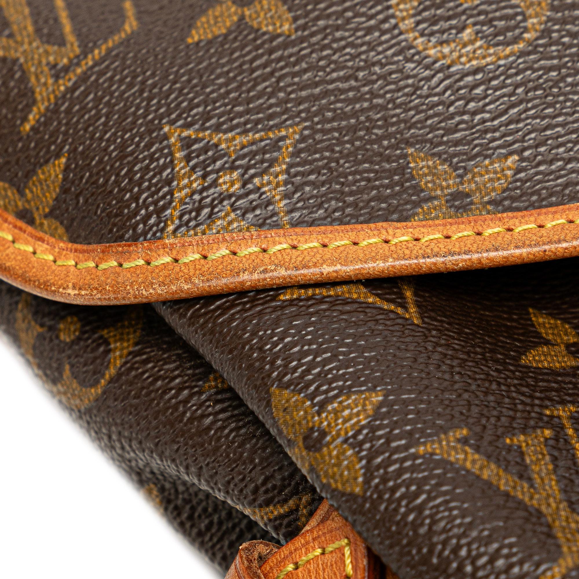 Louis Vuitton Monogram Saumur 30 (SHG-AhTBq3)
