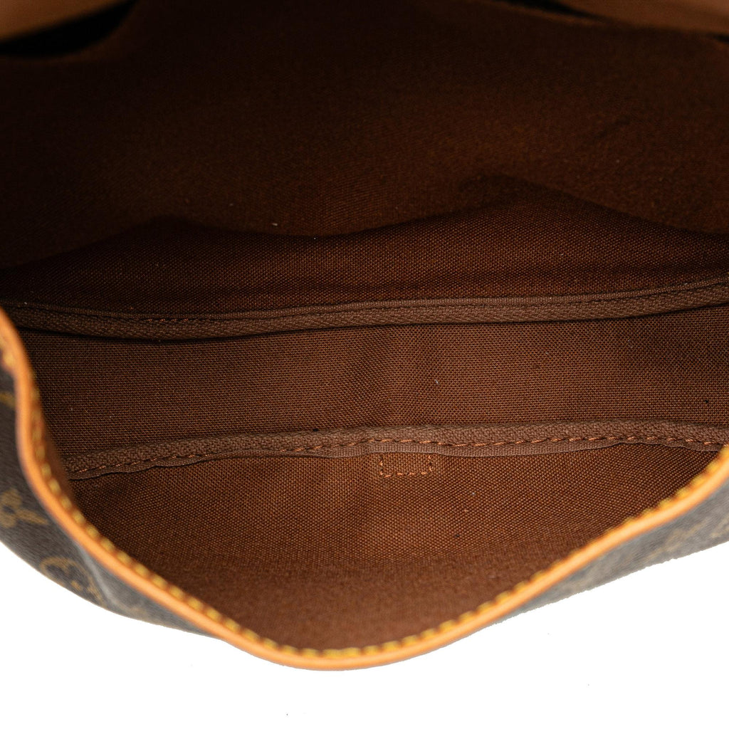 Louis Vuitton Monogram Saumur 30 (SHG-AhTBq3)
