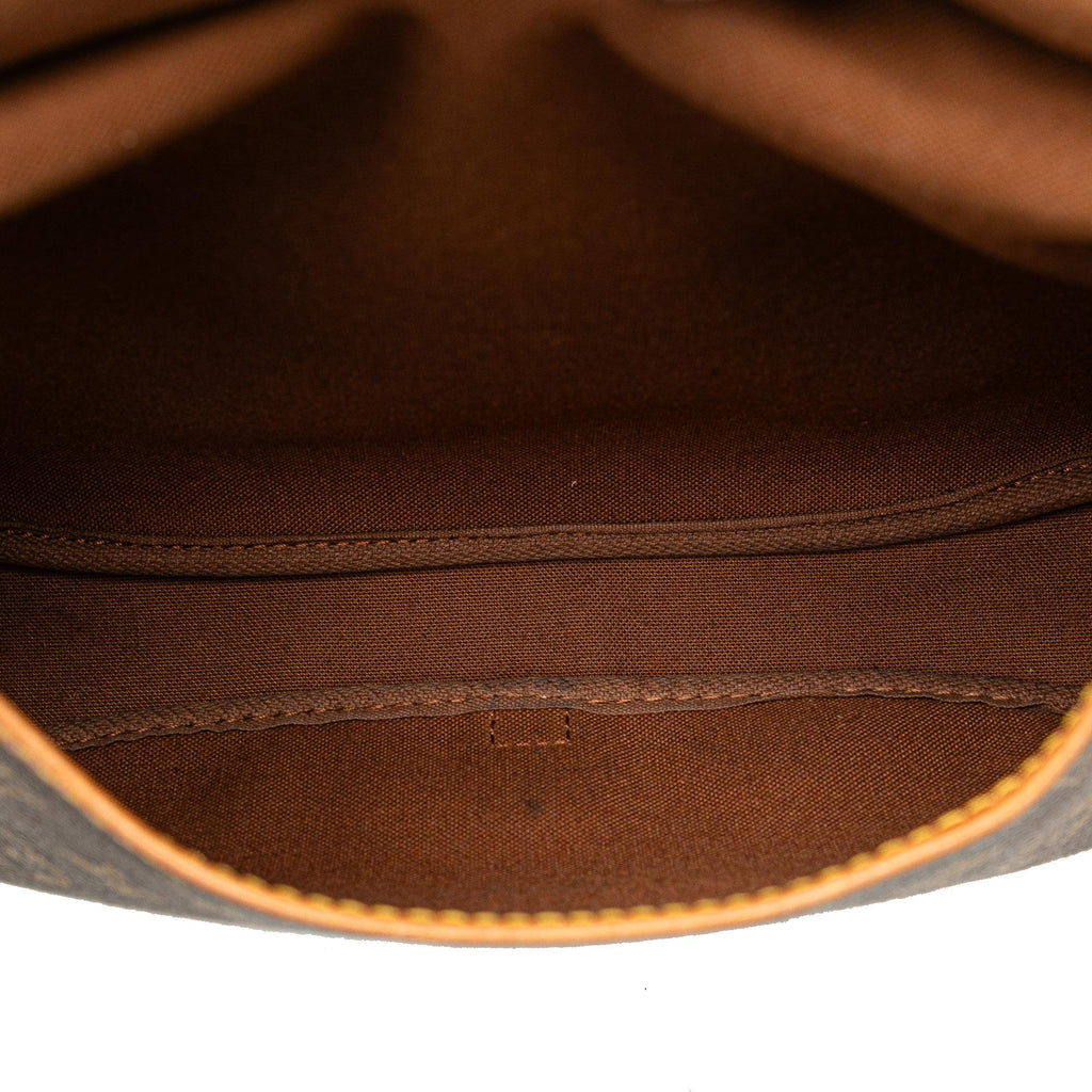 Louis Vuitton Monogram Saumur 30 (SHG-AhTBq3)