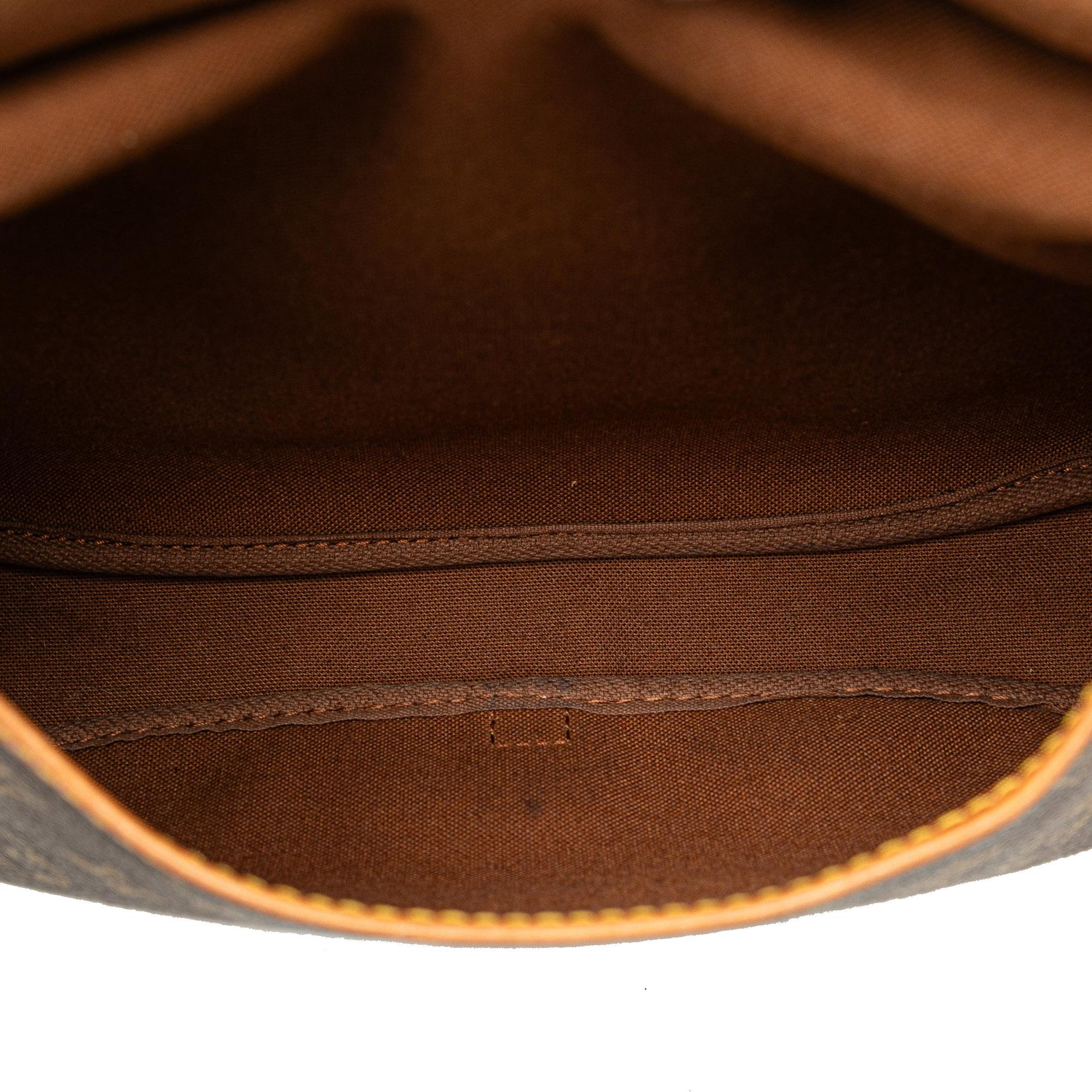 Louis Vuitton Monogram Saumur 30 (SHG-AhTBq3)