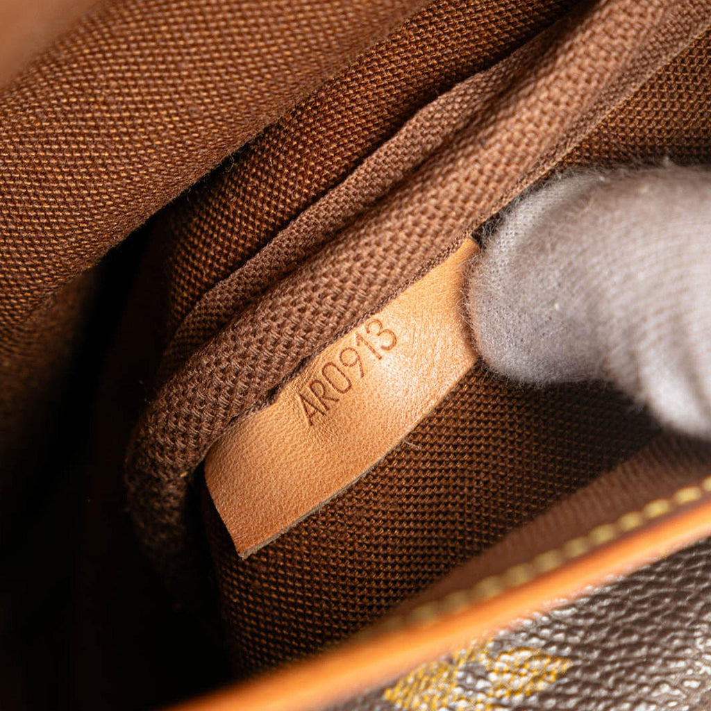 Louis Vuitton Monogram Saumur 30 (SHG-PFQISn)