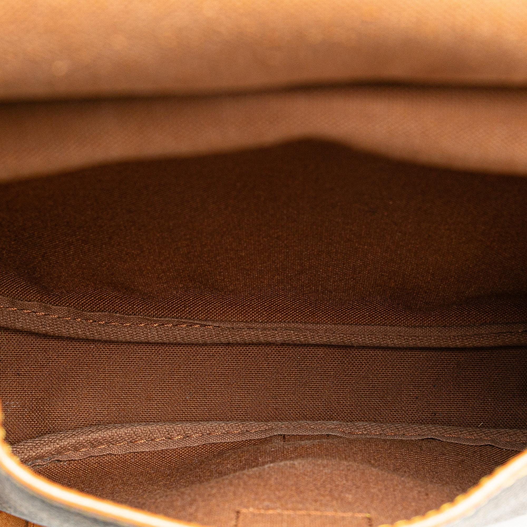 Louis Vuitton Monogram Saumur 30 (SHG-tUxk4G)
