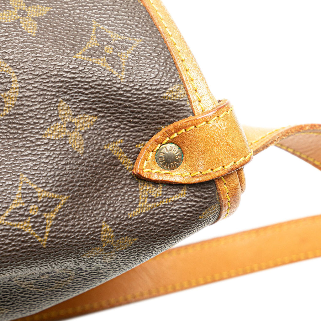 Louis Vuitton Monogram Saumur 30 (SHG-tUxk4G)