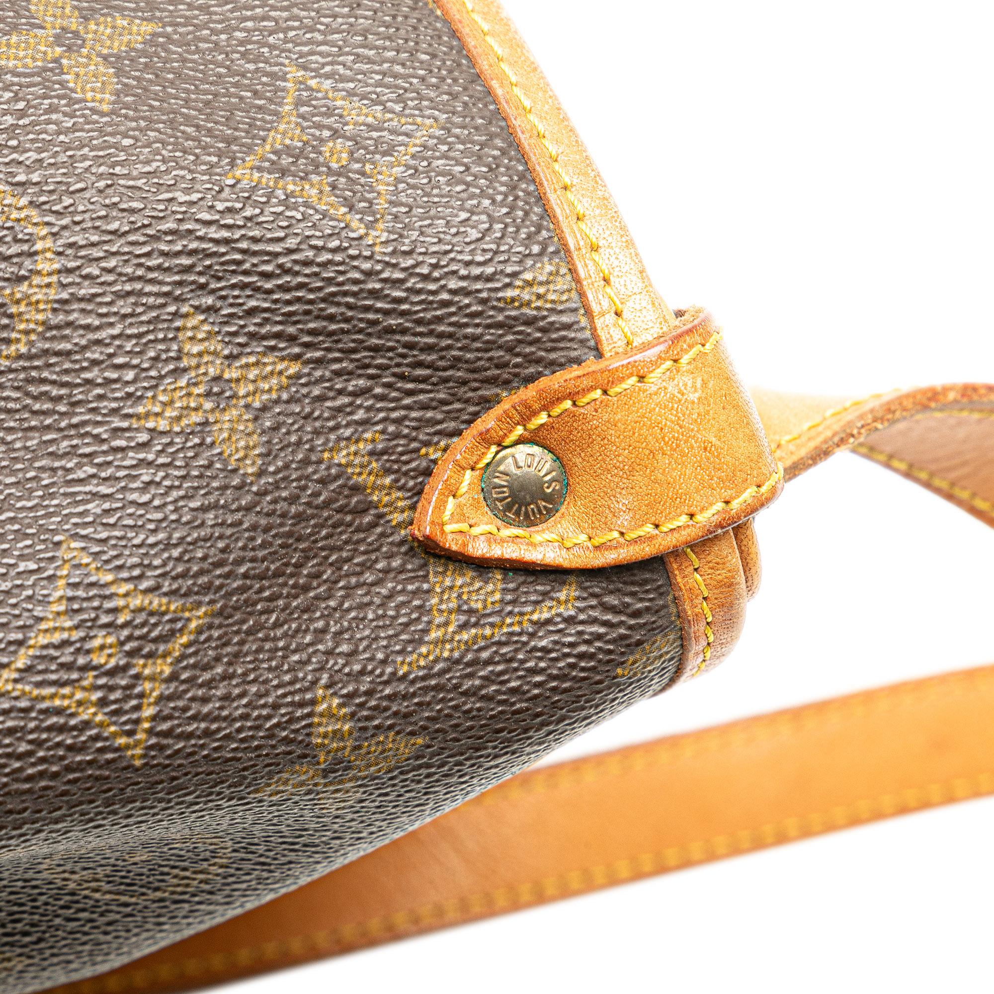 Louis Vuitton Monogram Saumur 30 (SHG-tUxk4G)