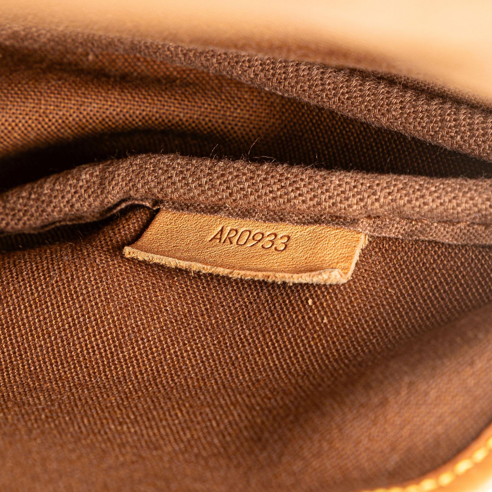 Louis Vuitton Monogram Saumur 30 (SHG-tUxk4G)